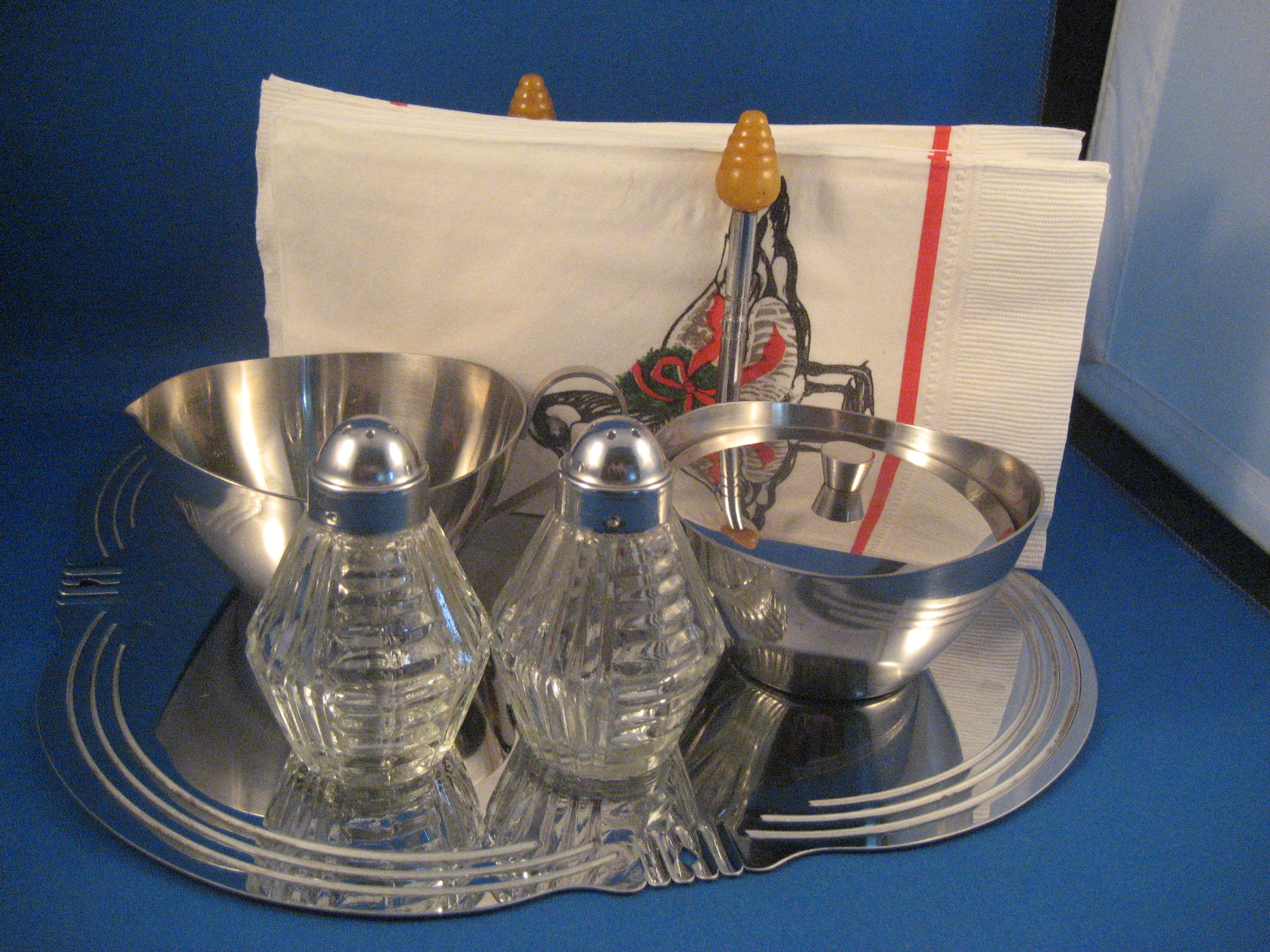 Stainless Steel Serving Set with Bakelite Tips