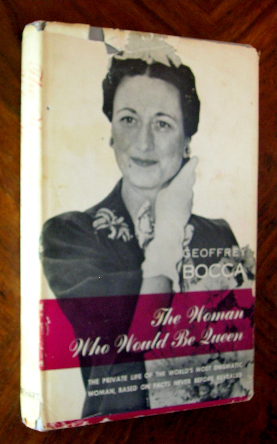The Woman Who Would Be Queen by Bocca, Geoffrey