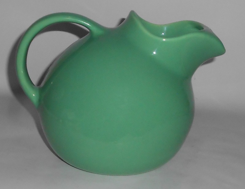 VINTAGE Franciscan Pottery El Patio Gloss Apple Green #99 Ice Lip Ball Pitcher