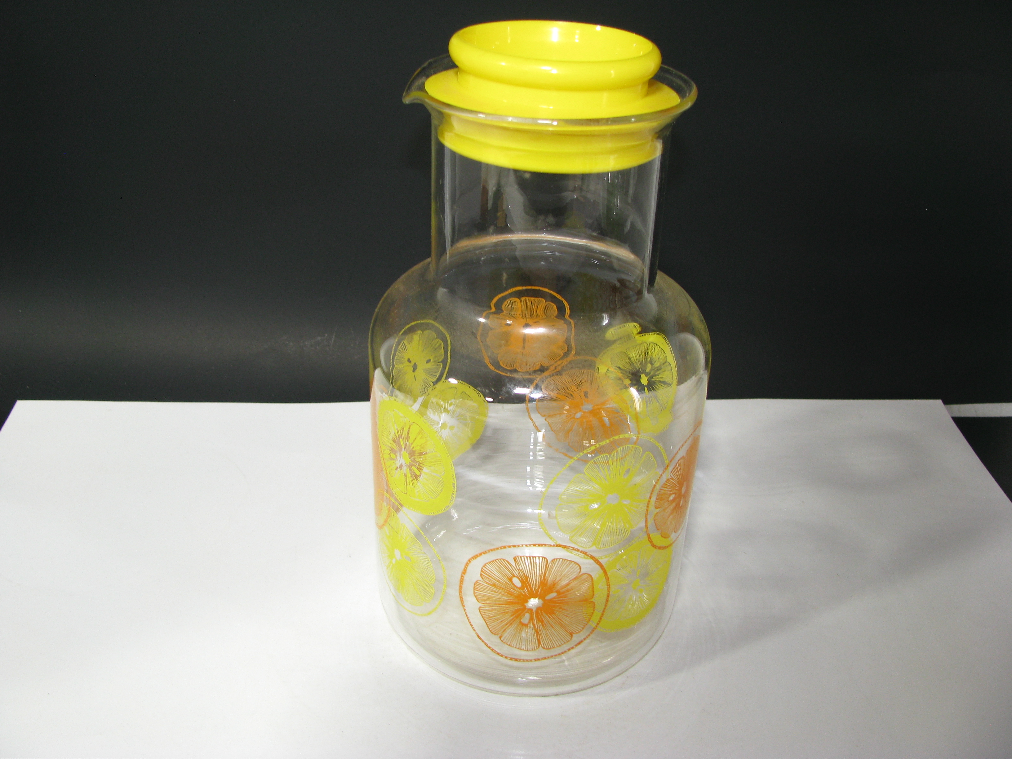 Vintage Pyrex Lemon and Orange Carafe 2qt Juice Pitcher
