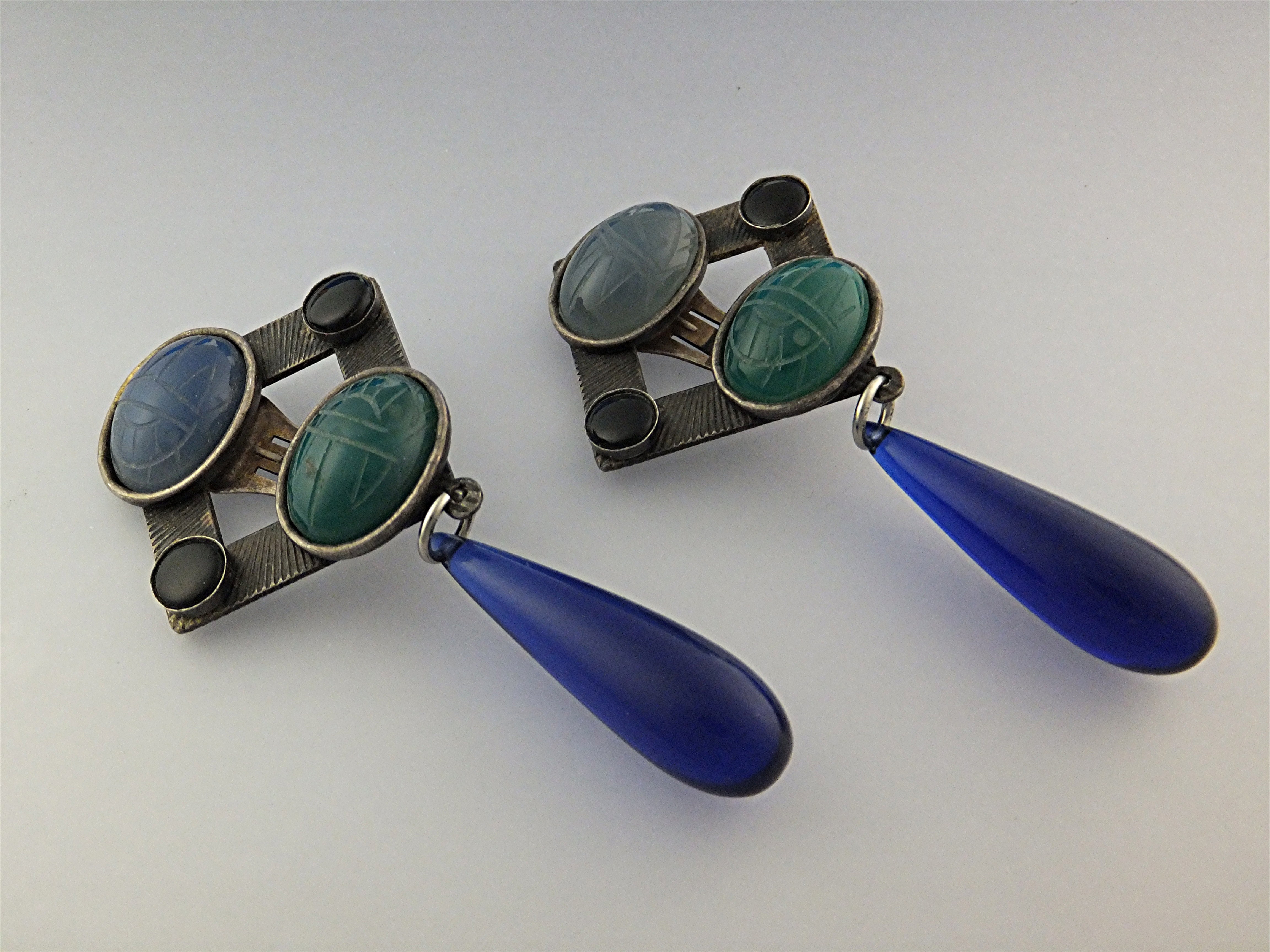 Earrings KATE HINES Scarob Style Dangle Glass Clip