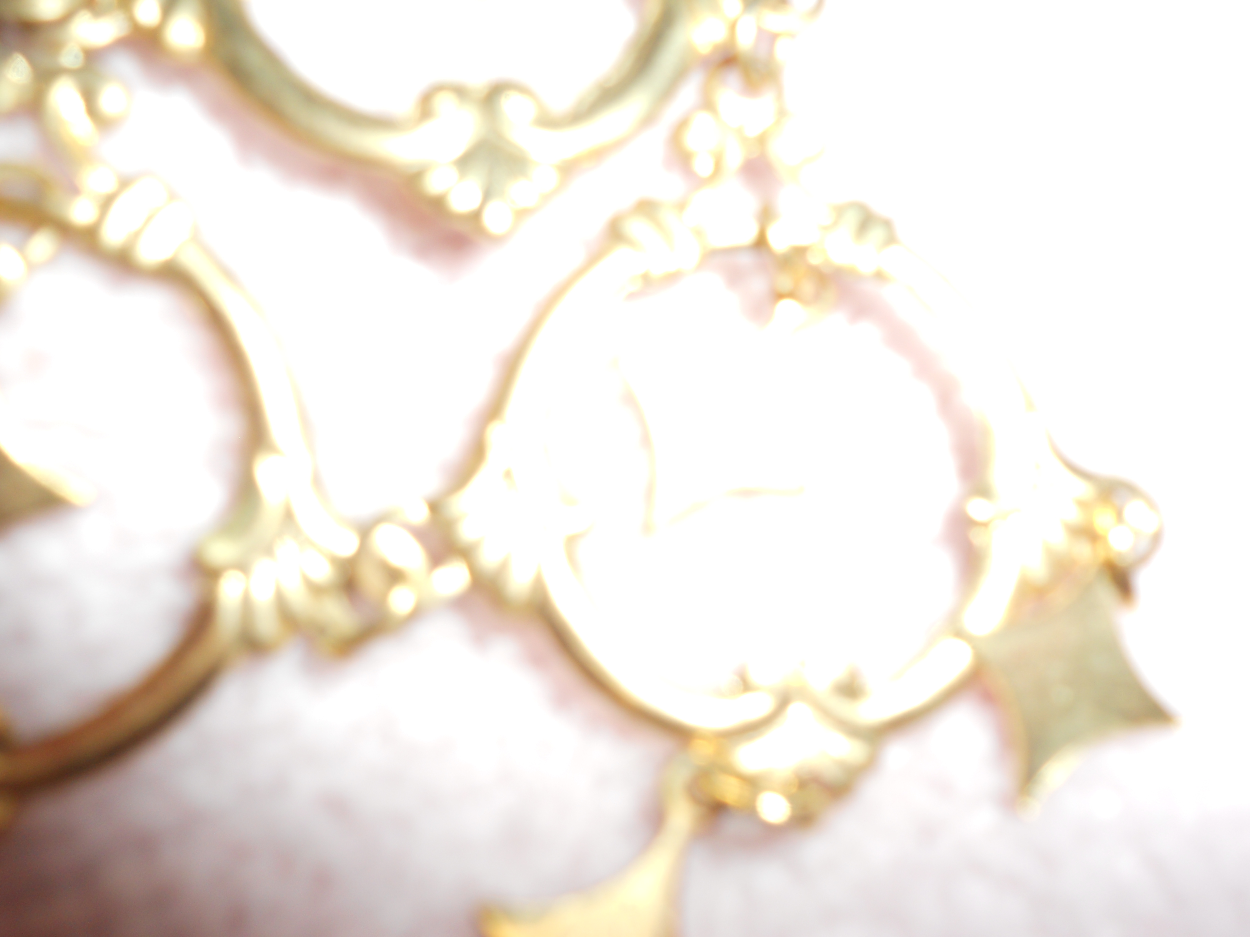 Necklace Pyramid with Circles and Stars
