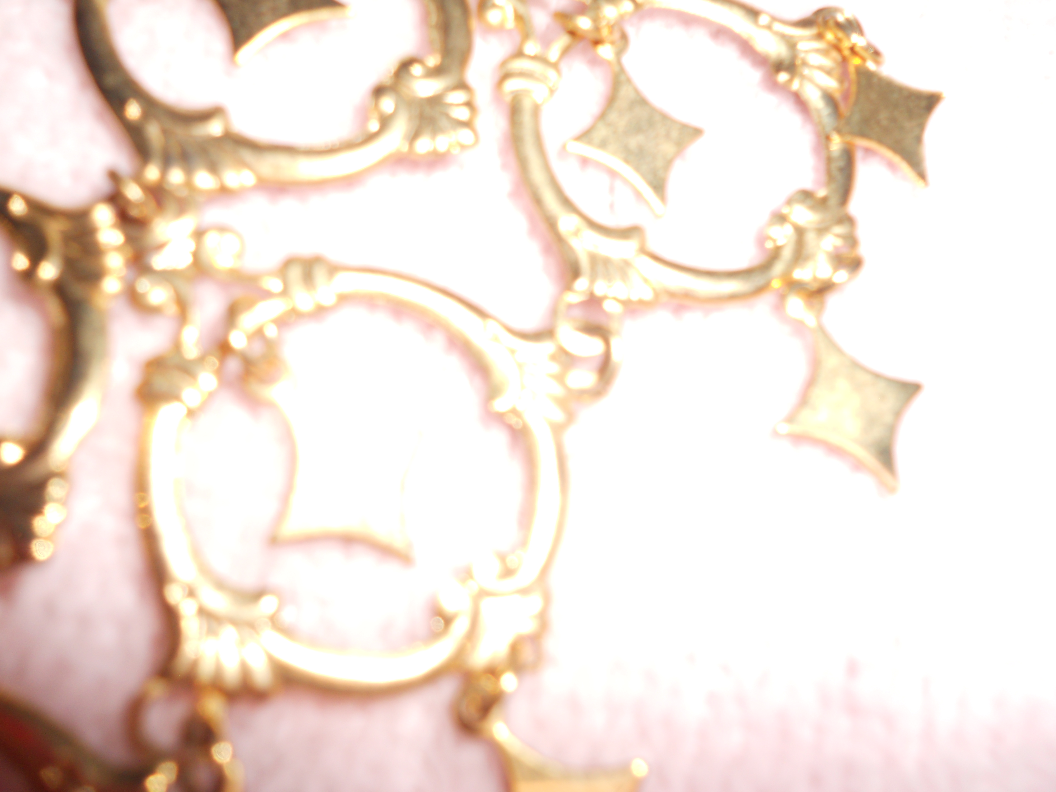 Necklace Pyramid with Circles and Stars