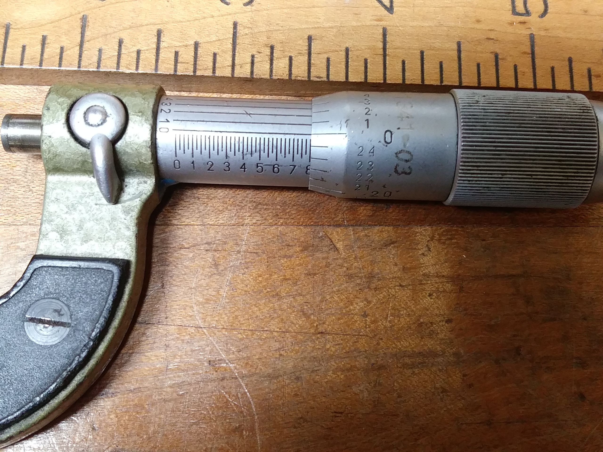 Micrometer 0-1 inch Wooden Box .0001 inch