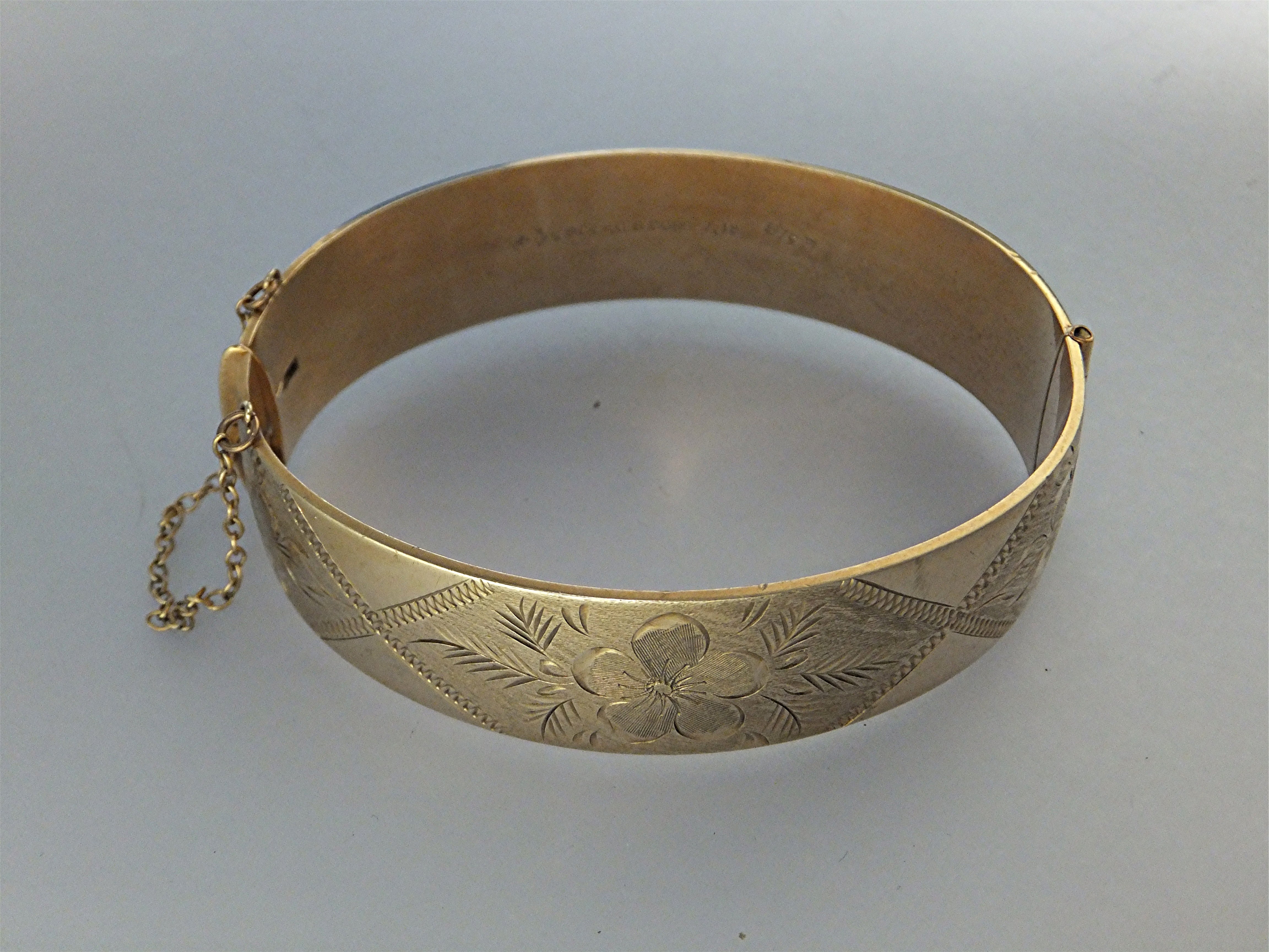 Bracelet Rolled 9ct Gold England 1973