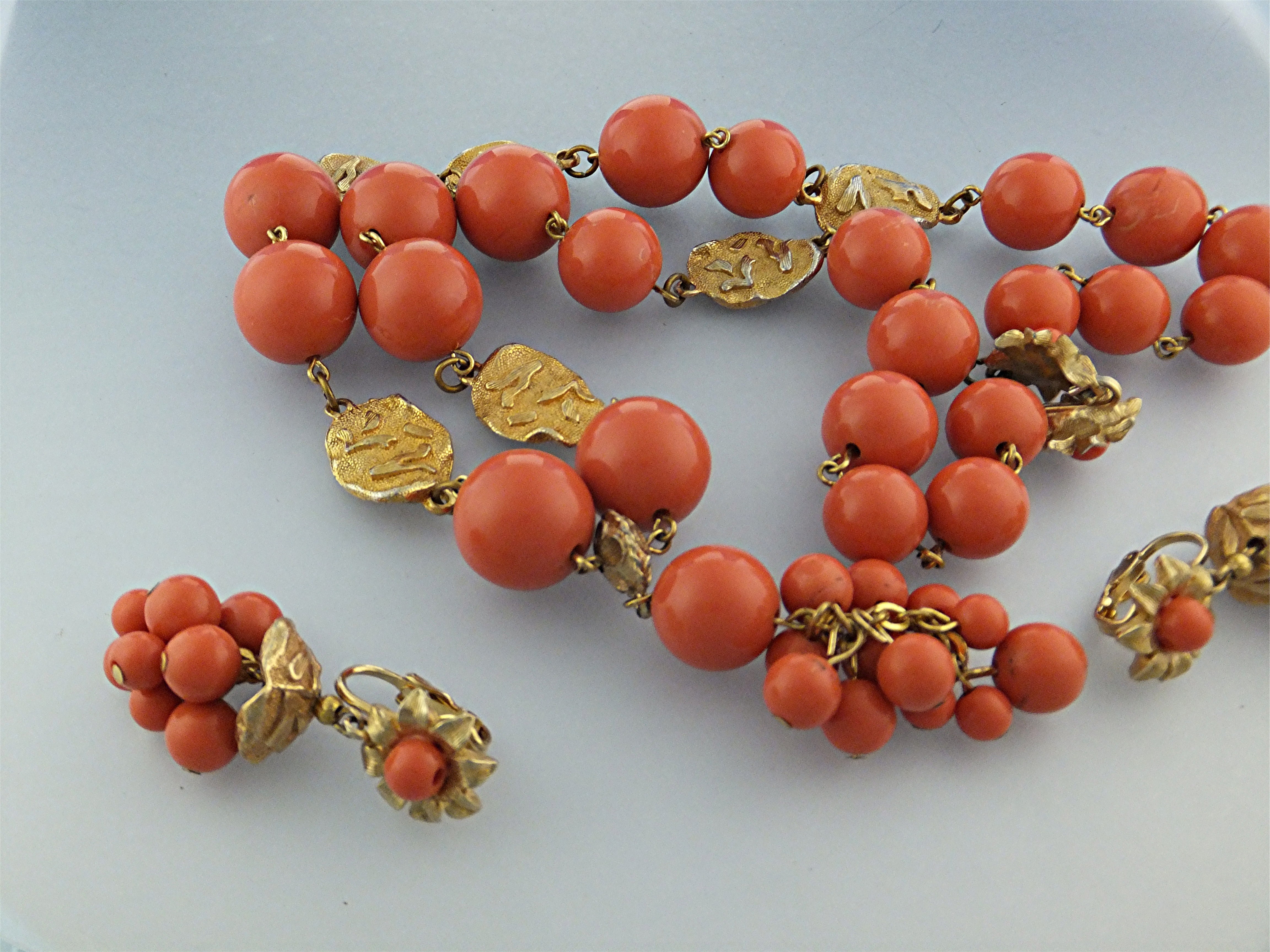 Necklace Earrings Coral Gold Lucite Vintage