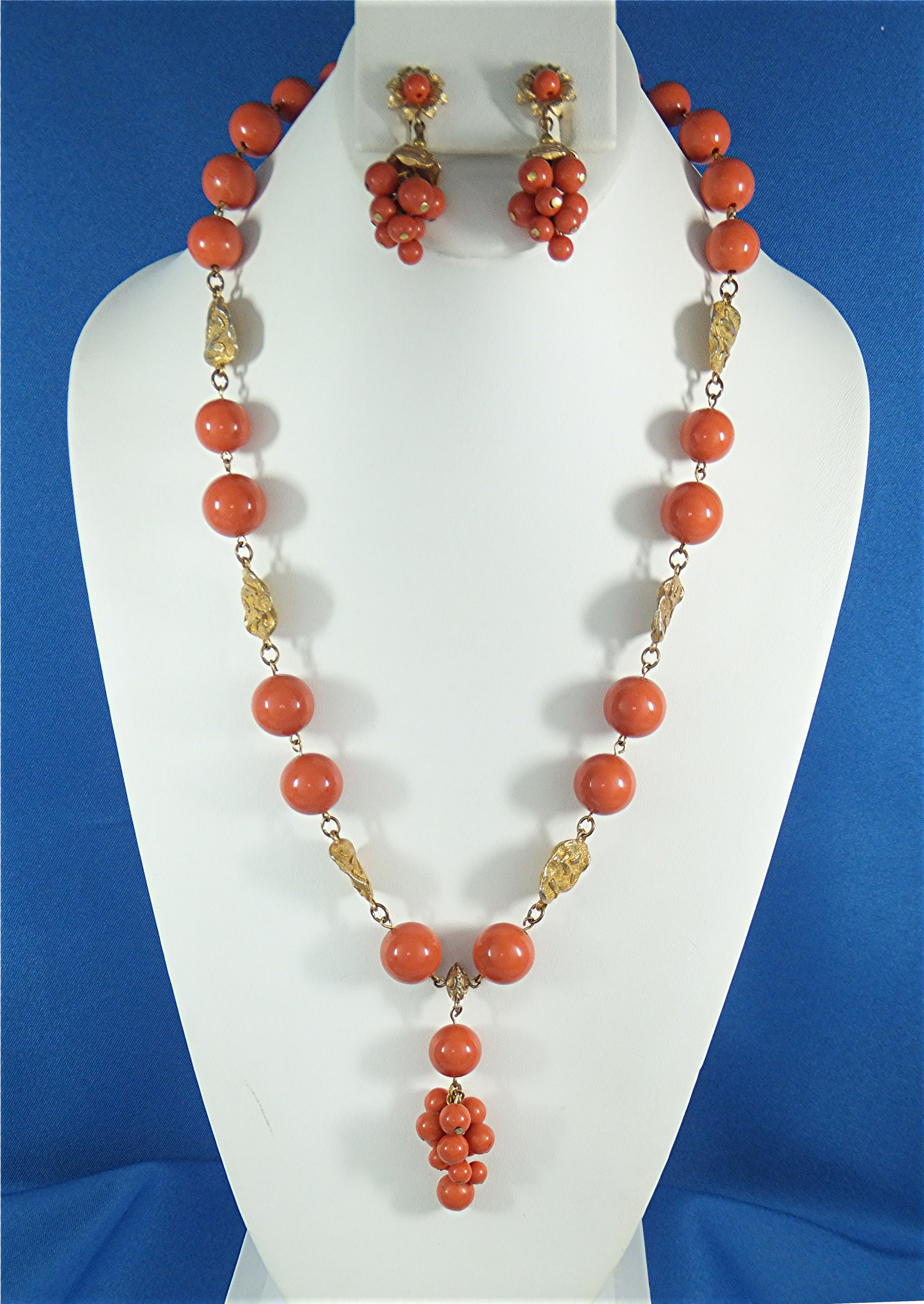 Necklace Earrings Coral Gold Lucite Vintage