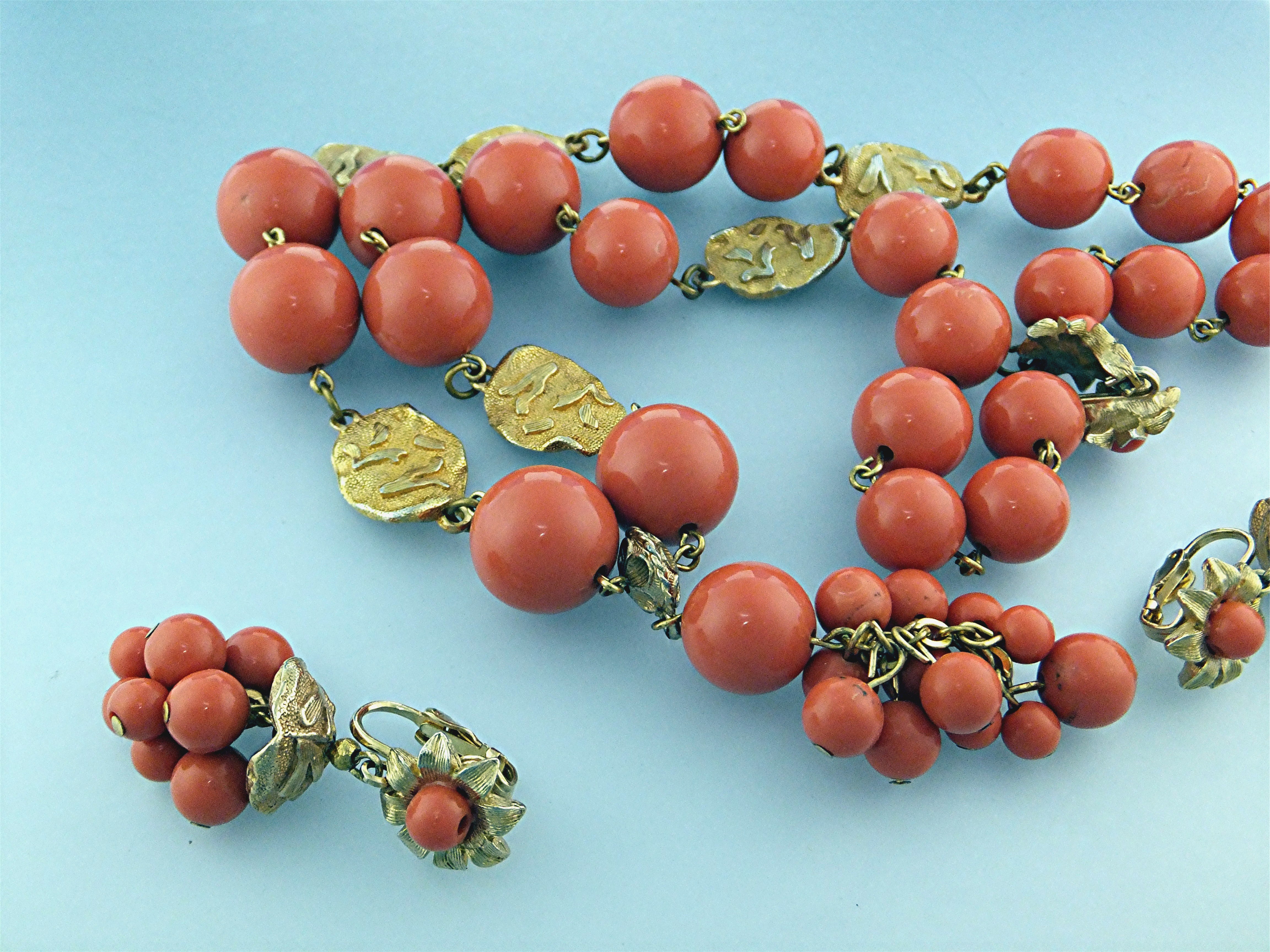 Necklace Earrings Coral Gold Lucite Vintage