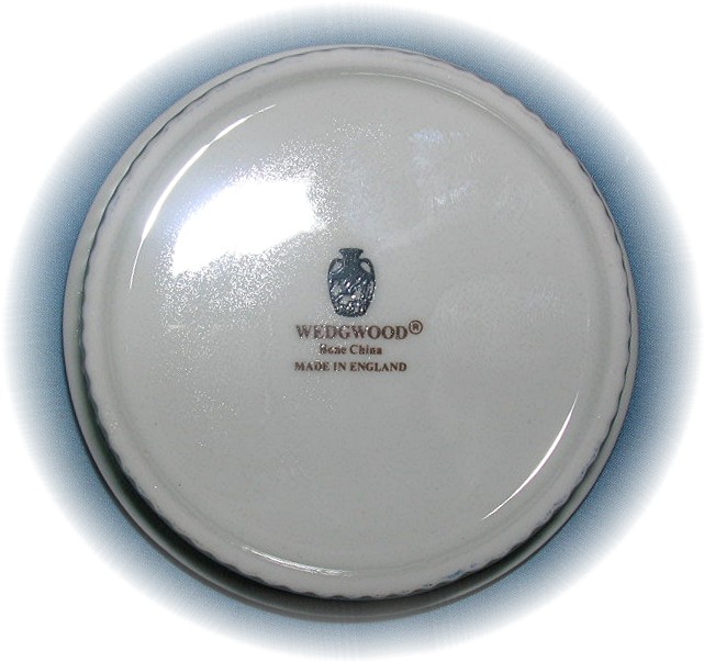 Bone China WEDGEWOOD Floral Trinket Box