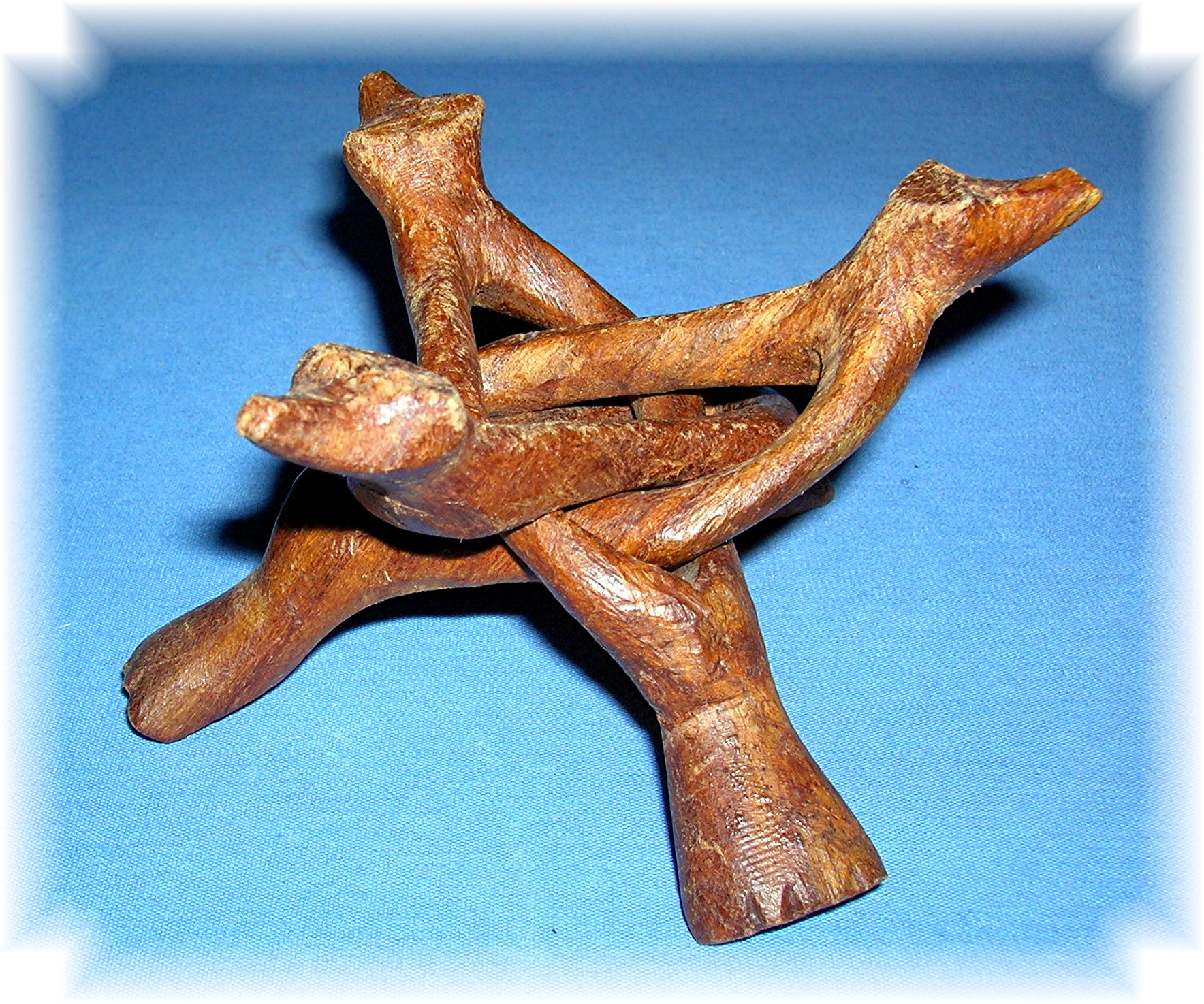 Oriental One Piece Dragon Puzzle Stand