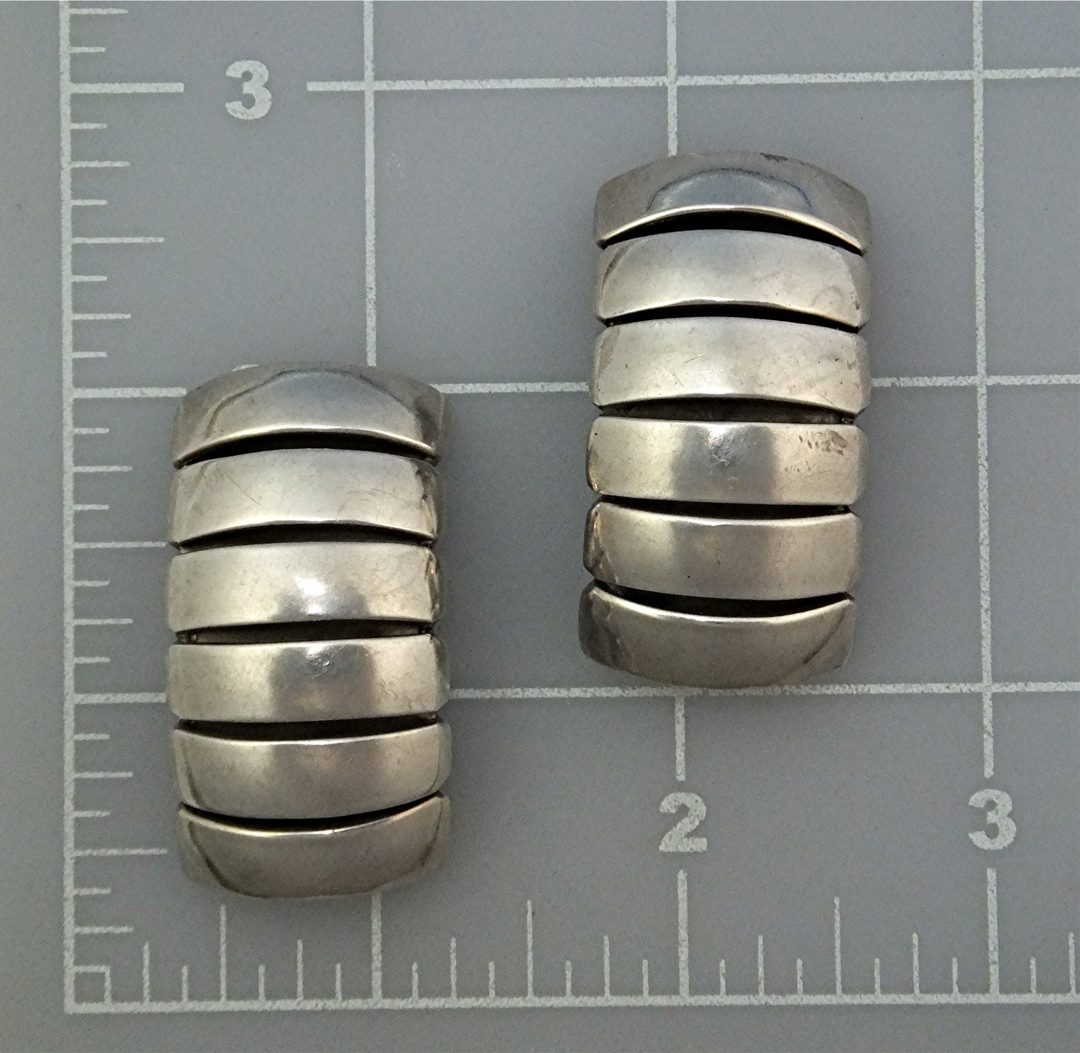 Taxco Mexico Sterling Silver Clip TM-72 SU Earrings
