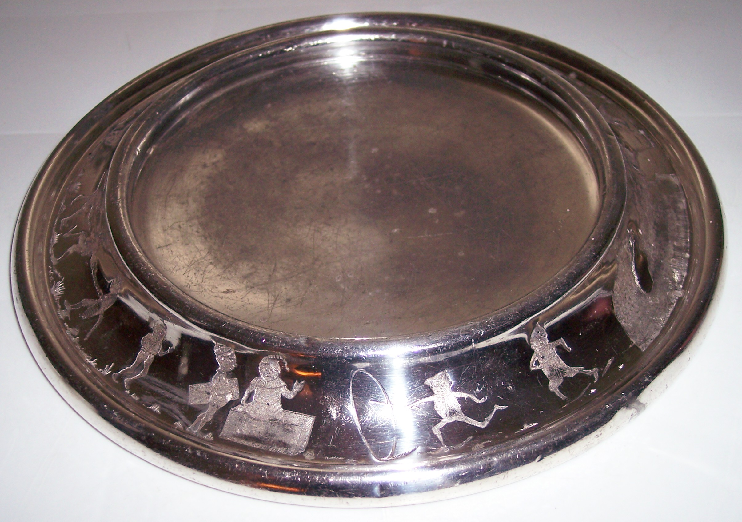 Antique Eureka Silver CO. 8.5 Baby Dish!  Great Design