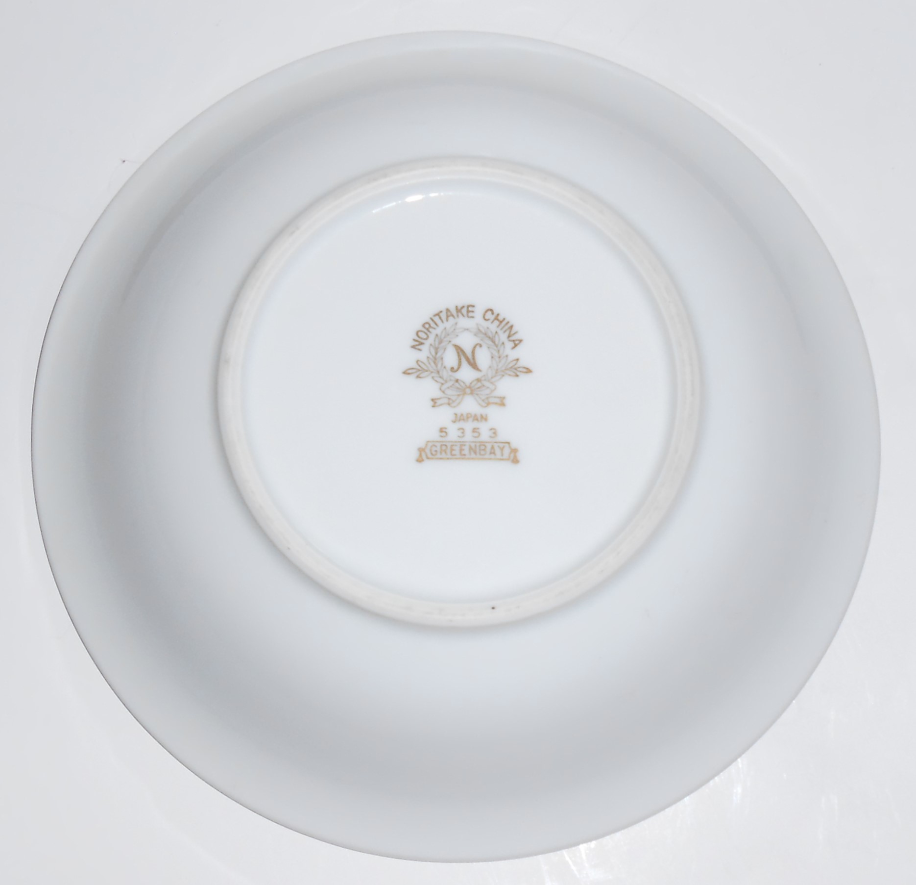 Noritake Porcelain China Greenbay W/Gold Fruit Bowl