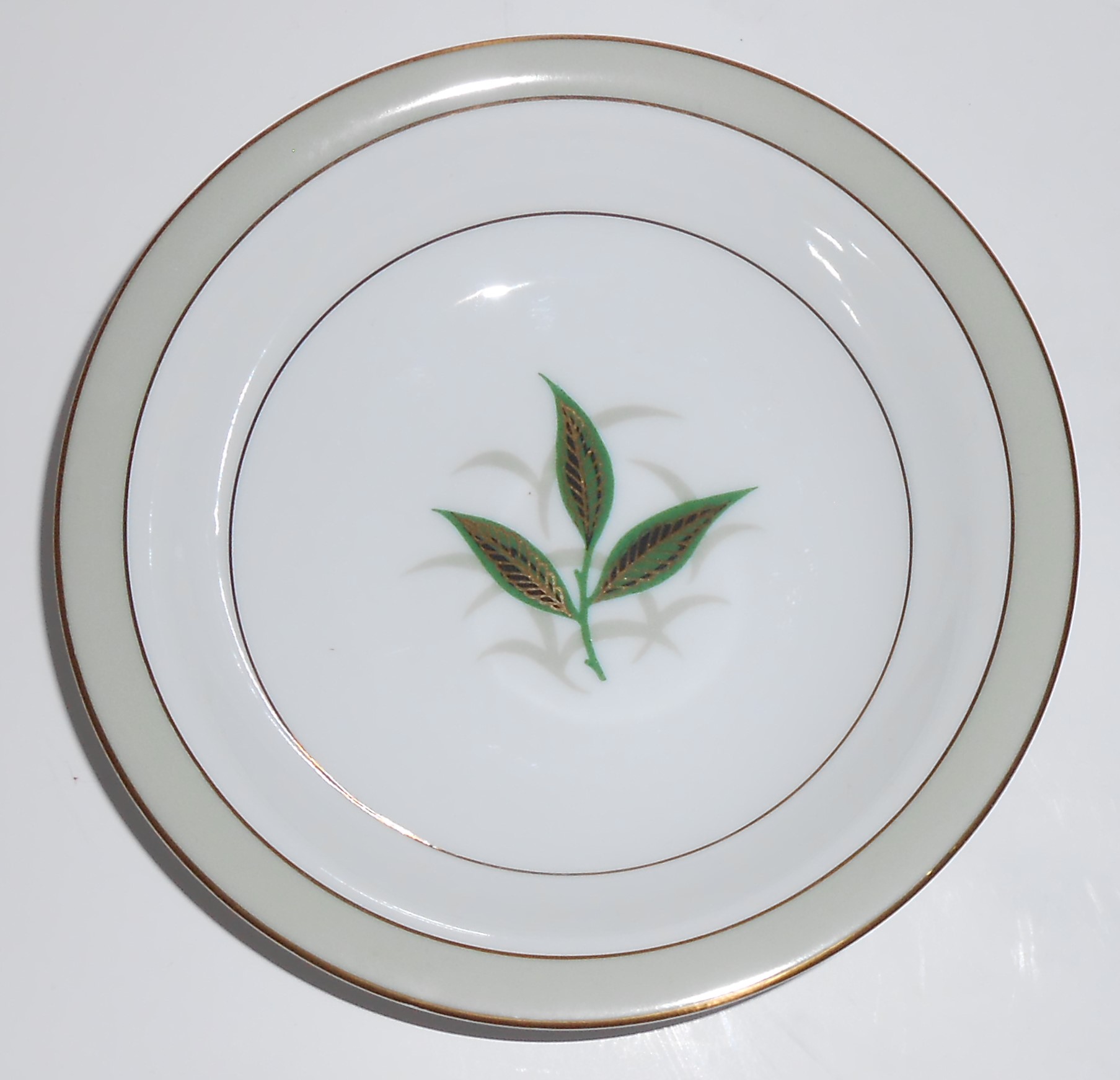 Noritake Porcelain China Greenbay W/Gold Fruit Bowl