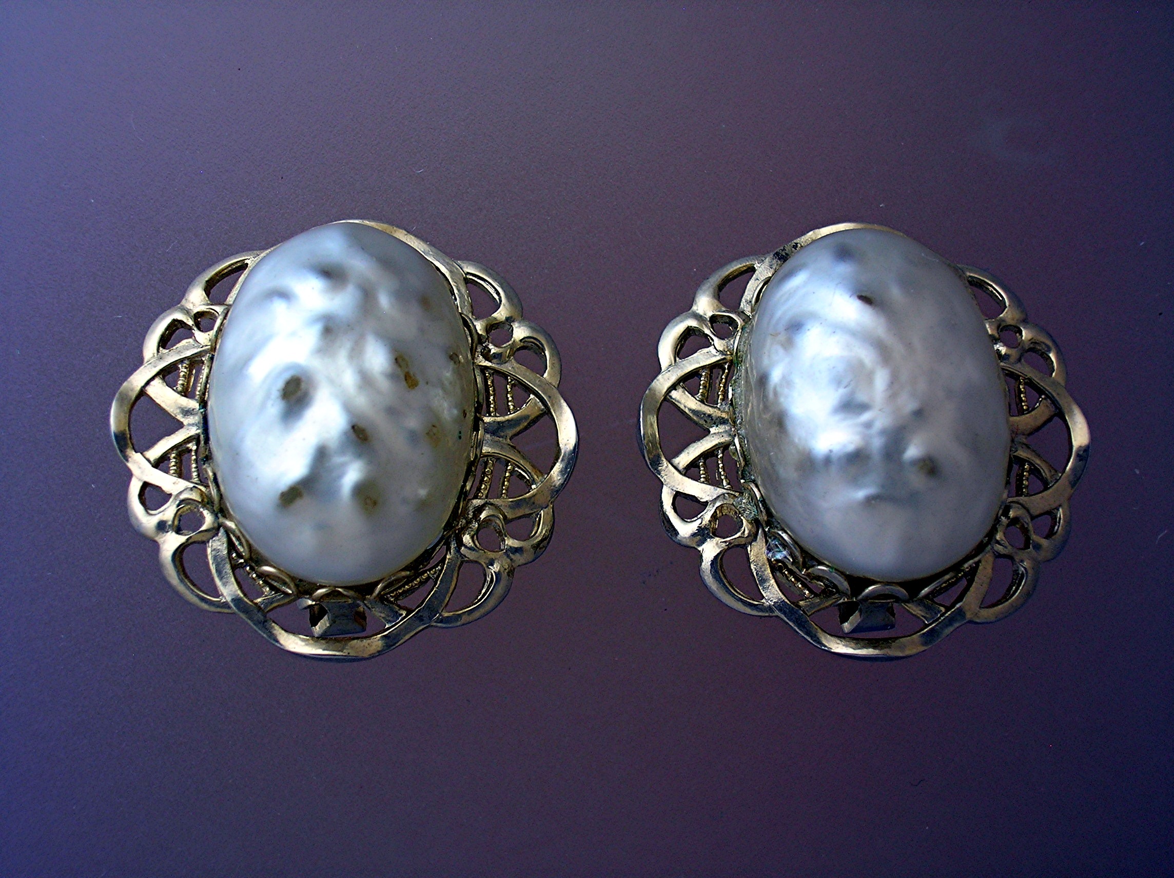 MARINO Clip Earrings Goldtone Filigree & Pearl