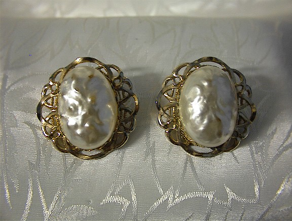 MARINO Clip Earrings Goldtone Filigree & Pearl