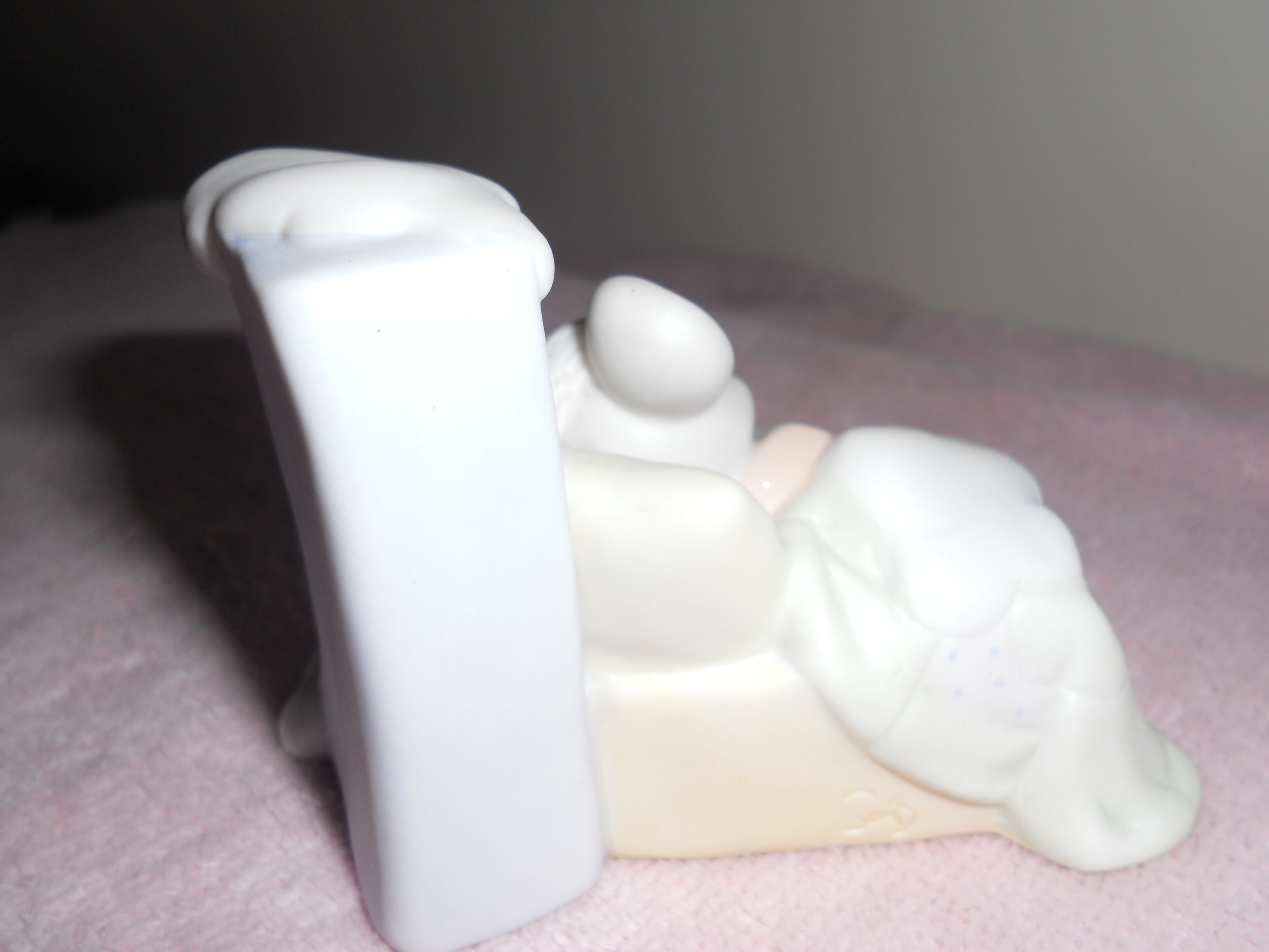 Precious Moments Figurine 1997 Christmas