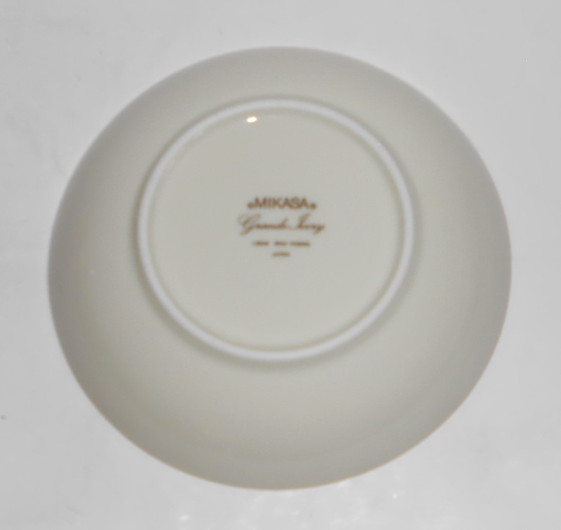 Mikasa China Grande Ivory Gray Finesse w/Gold Fruit Bowl