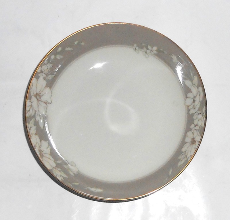 Mikasa China Grande Ivory Gray Finesse w/Gold Fruit Bowl