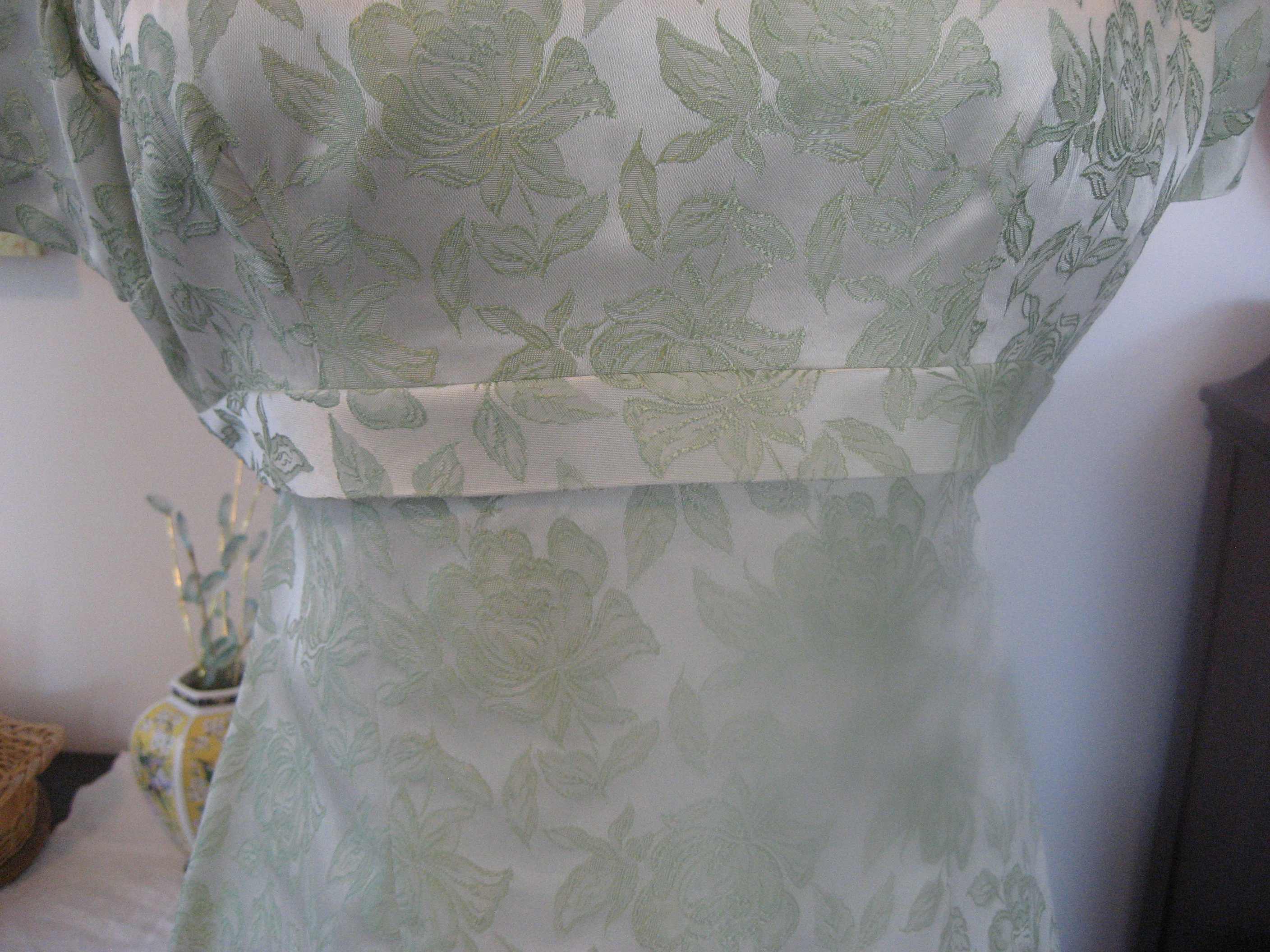 1950 Slim Ladies Brocade Party Dress