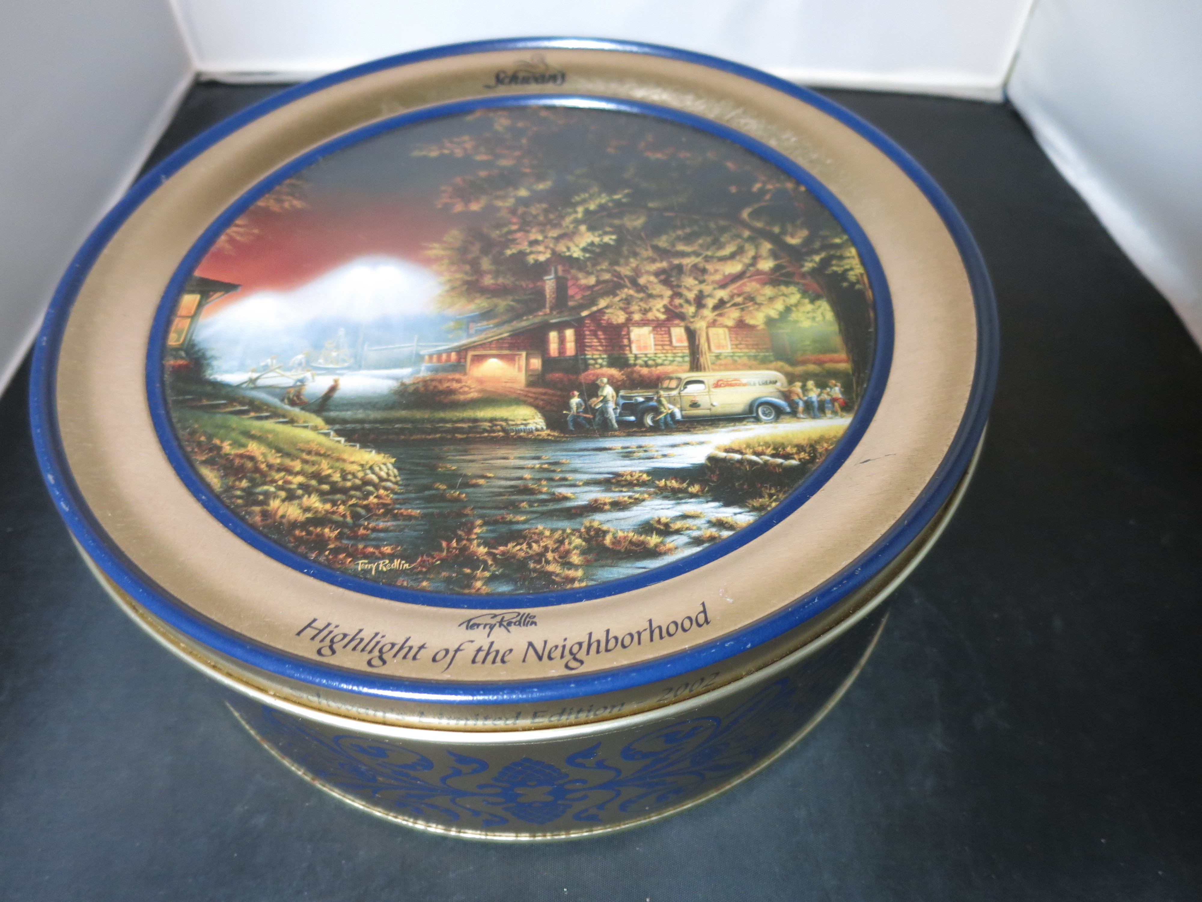 Currier and Ives Highlight of the Neighborhood Tin Schwan's 2002