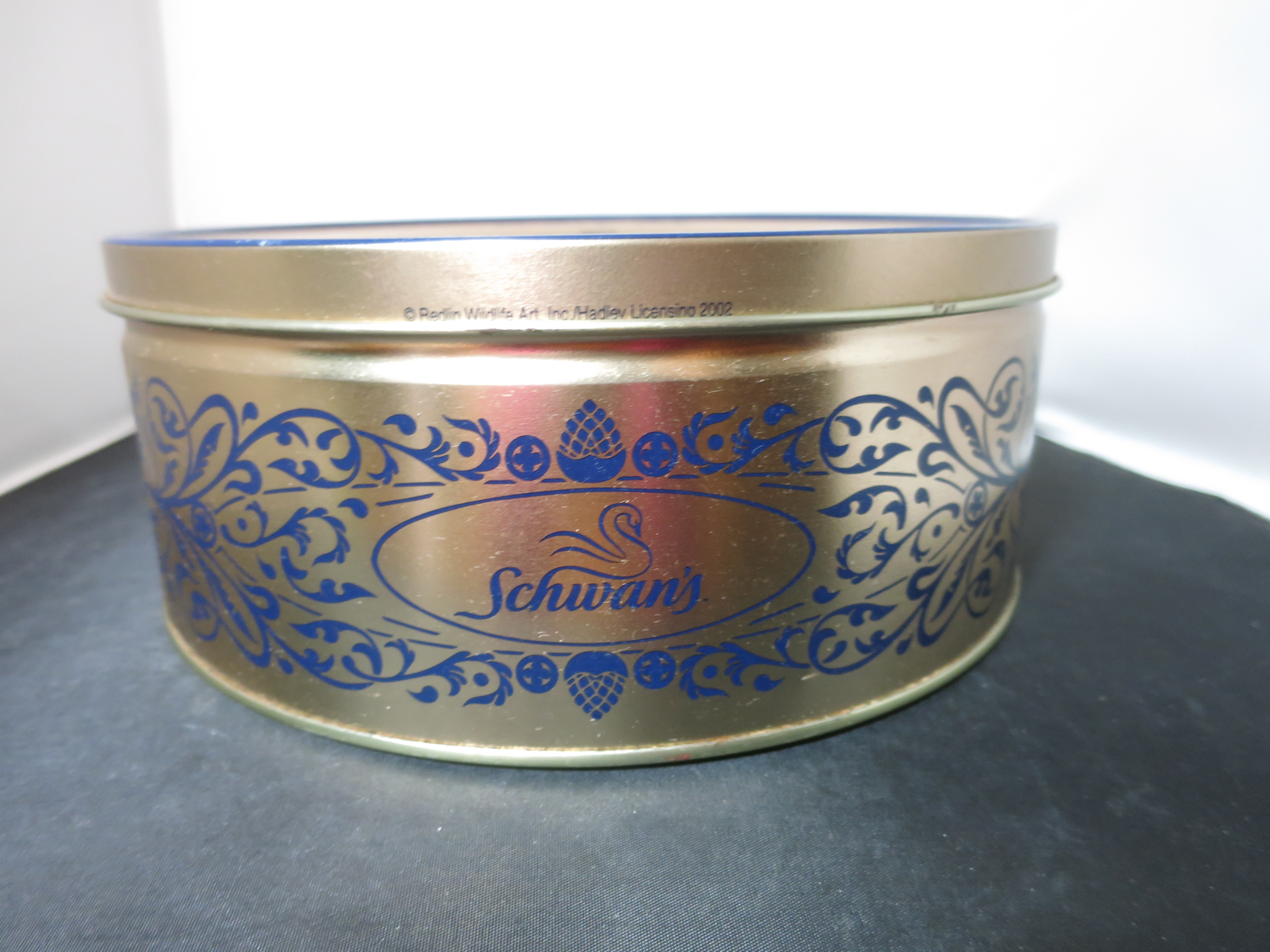 Currier and Ives Highlight of the Neighborhood Tin Schwan's 2002