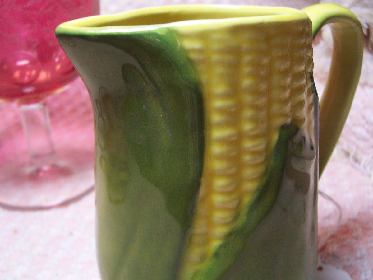Shawnee Corn Pitcher 70 USA