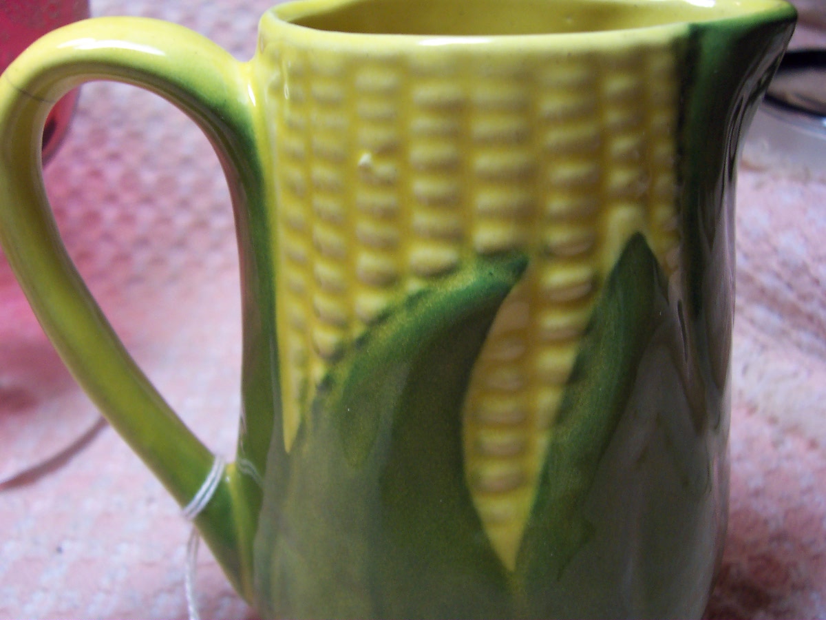Shawnee Corn Pitcher 70 USA