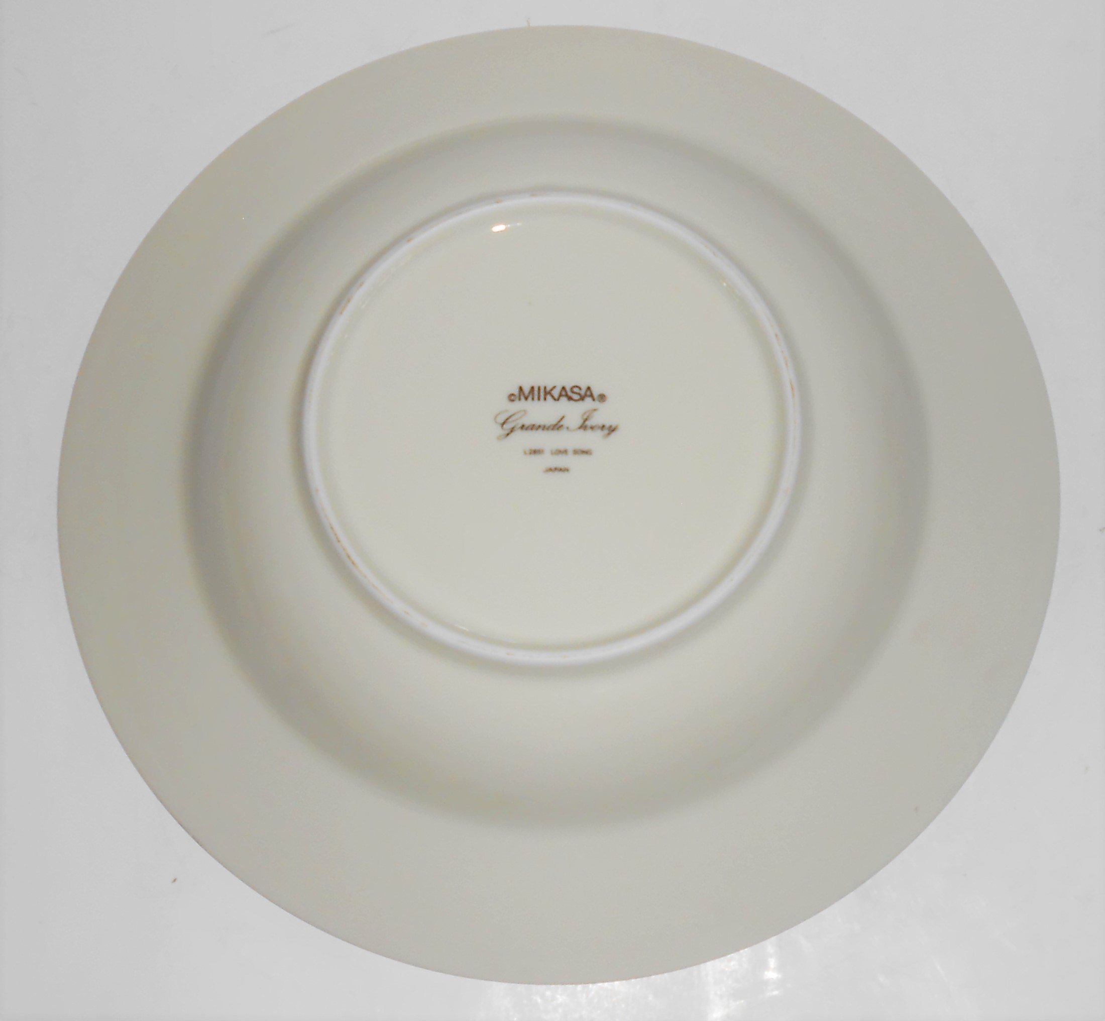Mikasa China L2851 Love Song Rimmed Soup Bowl w/Gold