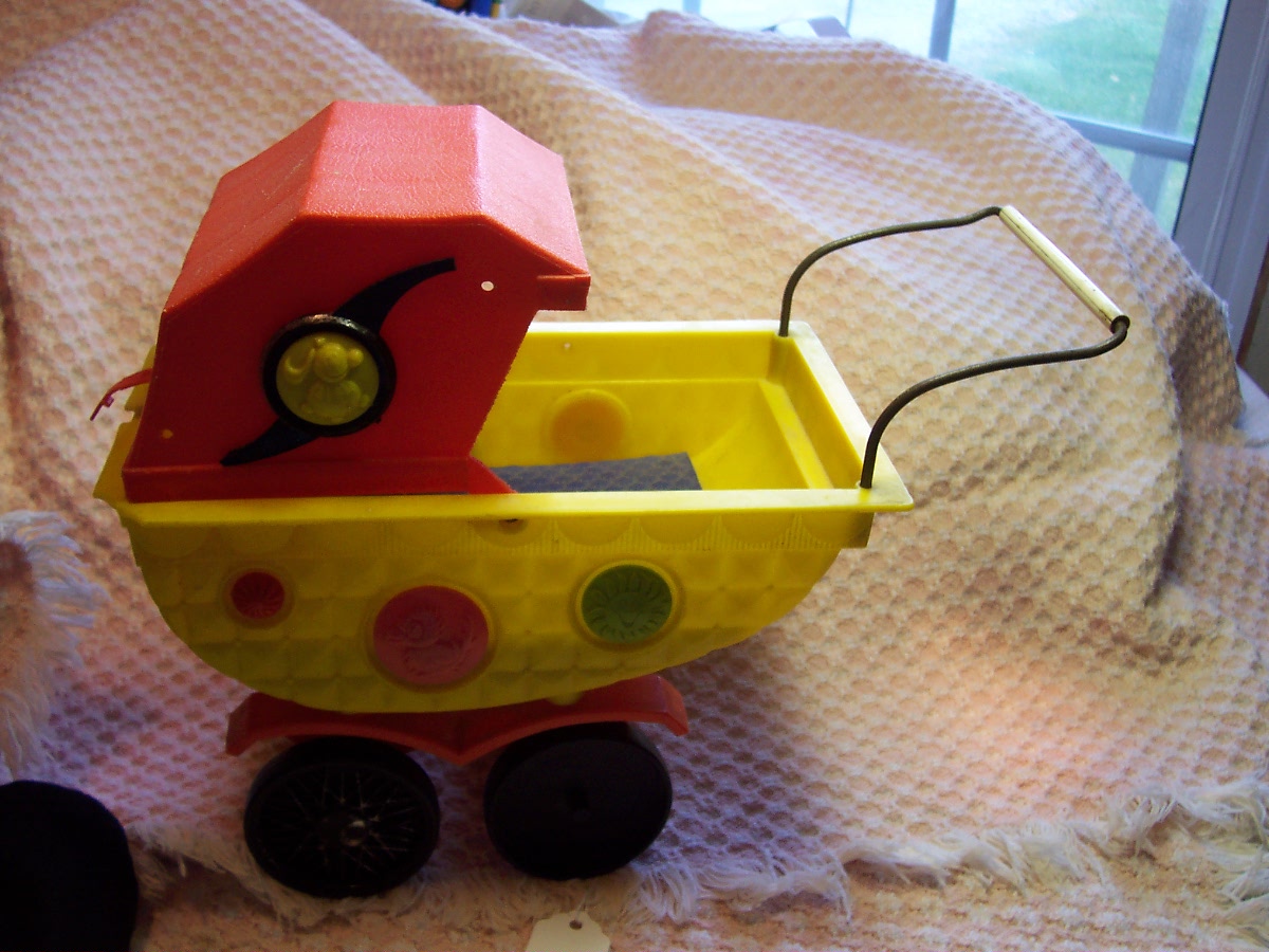 Reading Corp. of America Suzie Doll Carriage