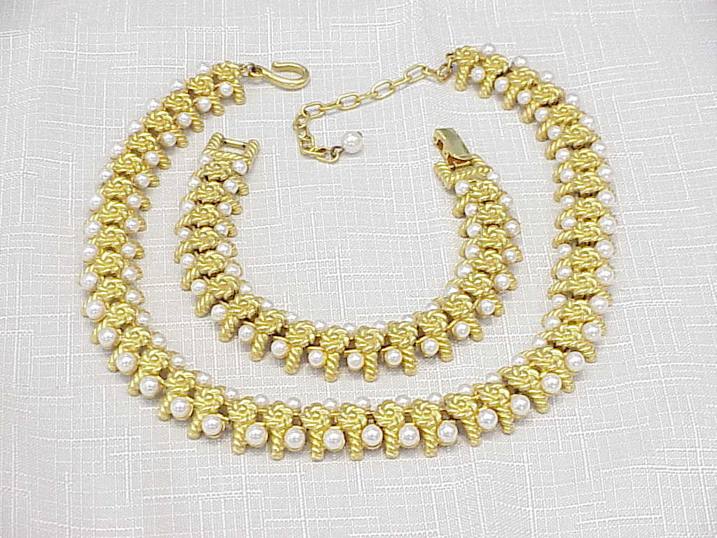 Brushed Gold Tone Pearl Choker Necklace And Bracelet Set