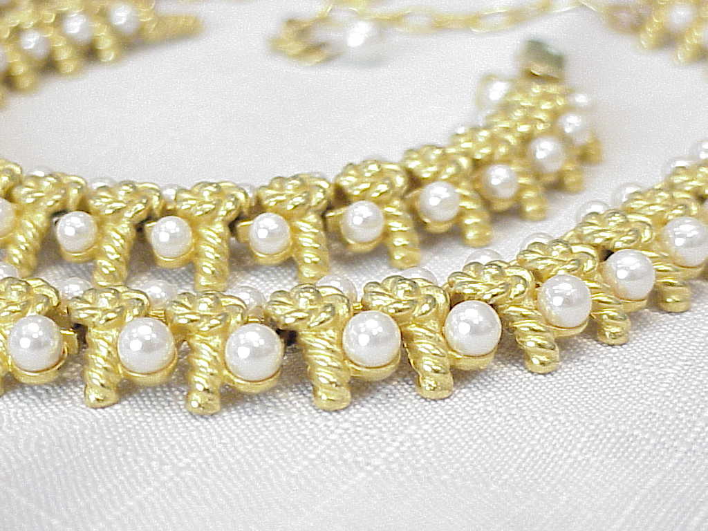 Brushed Gold Tone Pearl Choker Necklace And Bracelet Set