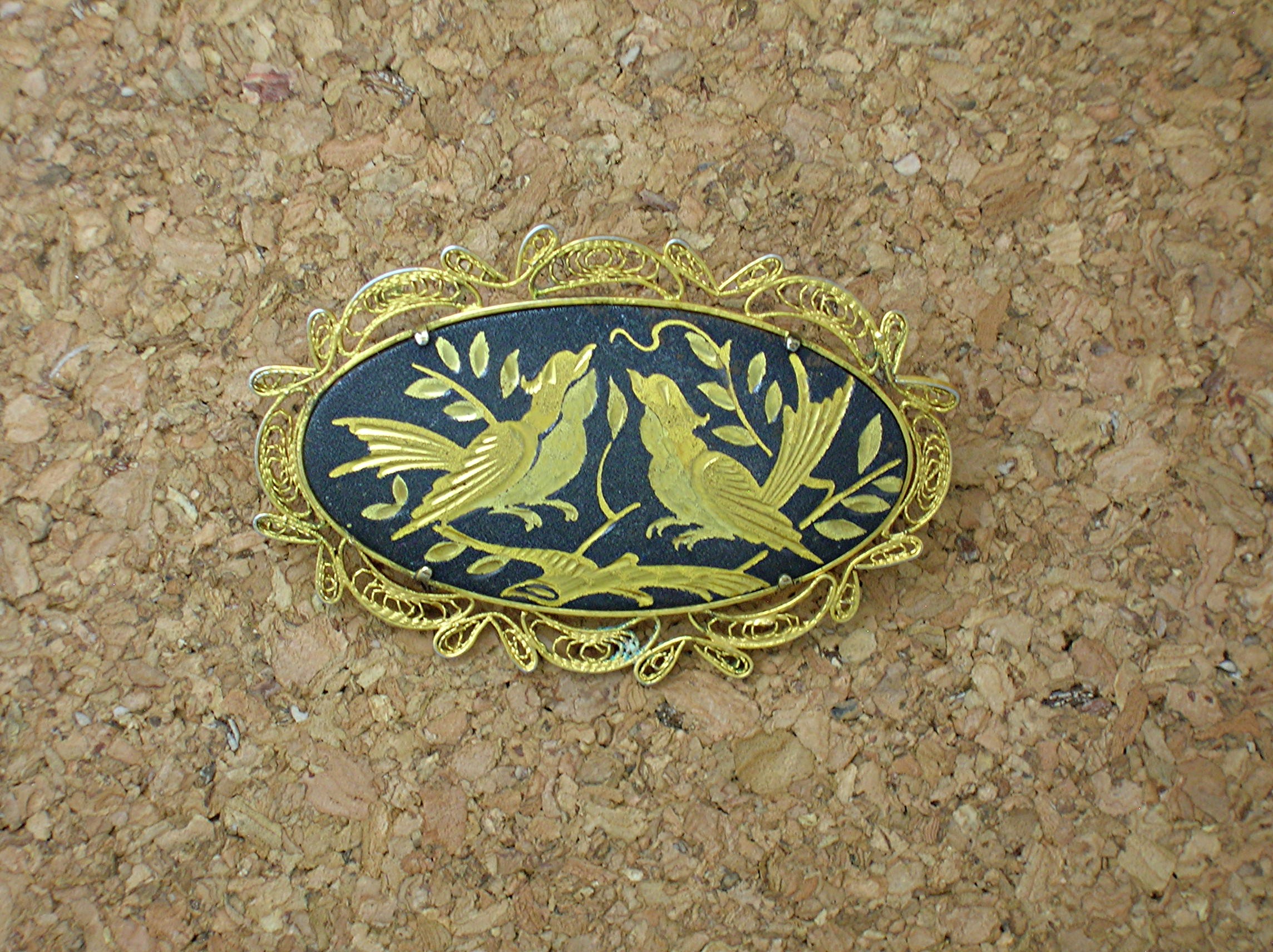 Lovebirds Filigree gold and Black Brooch