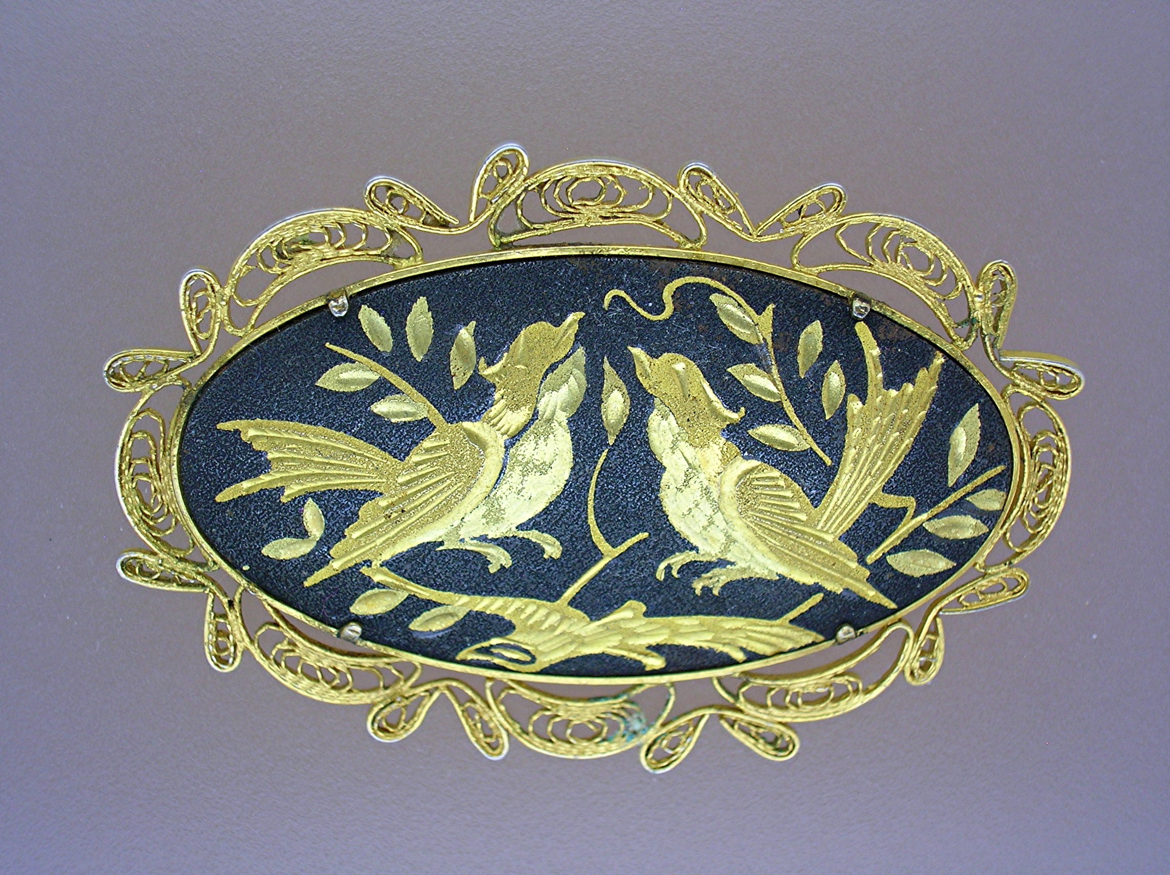 Lovebirds Filigree gold and Black Brooch