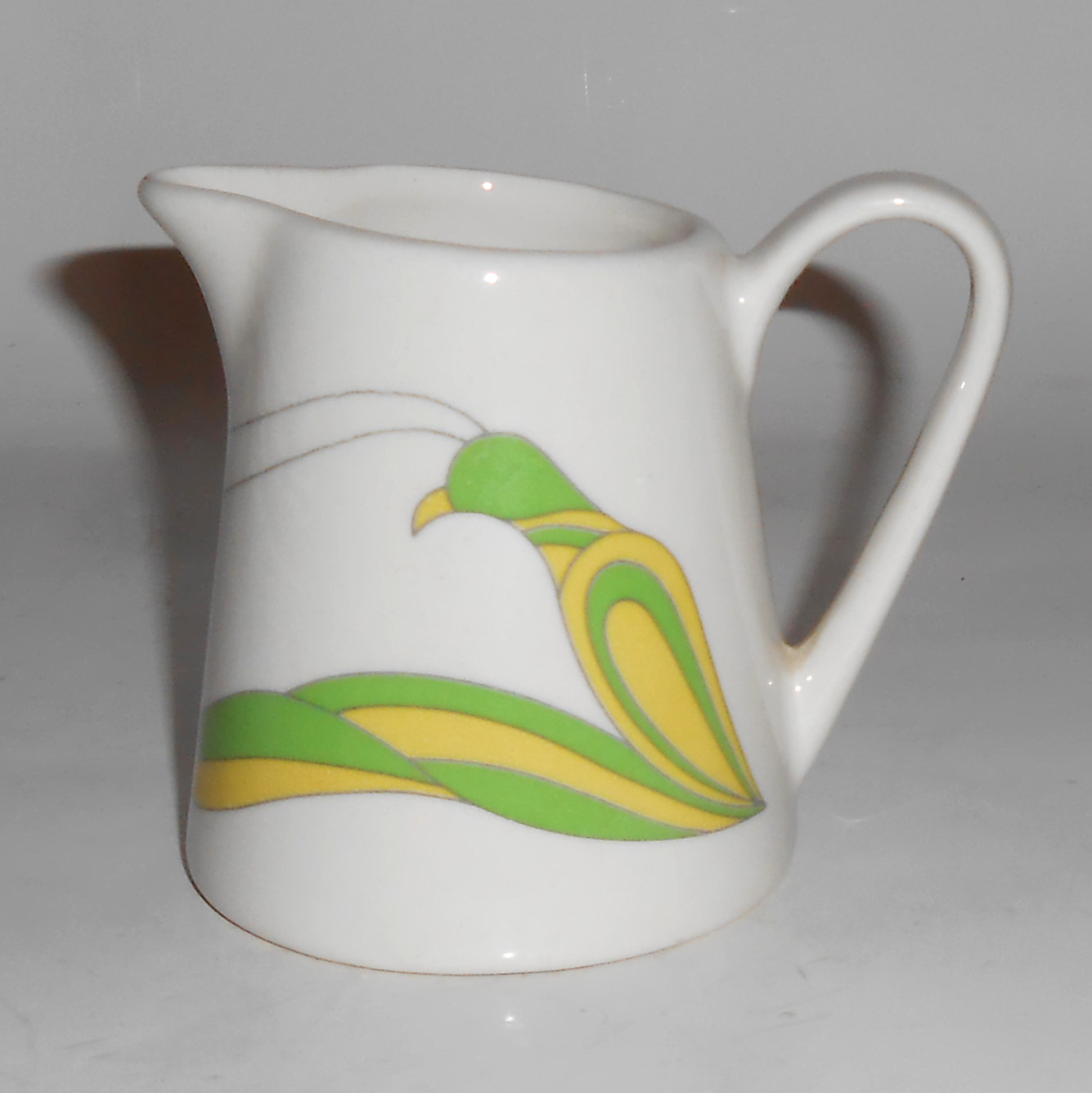 Syracuse China Restaurant Stylish Green/Yellow Bird Cr