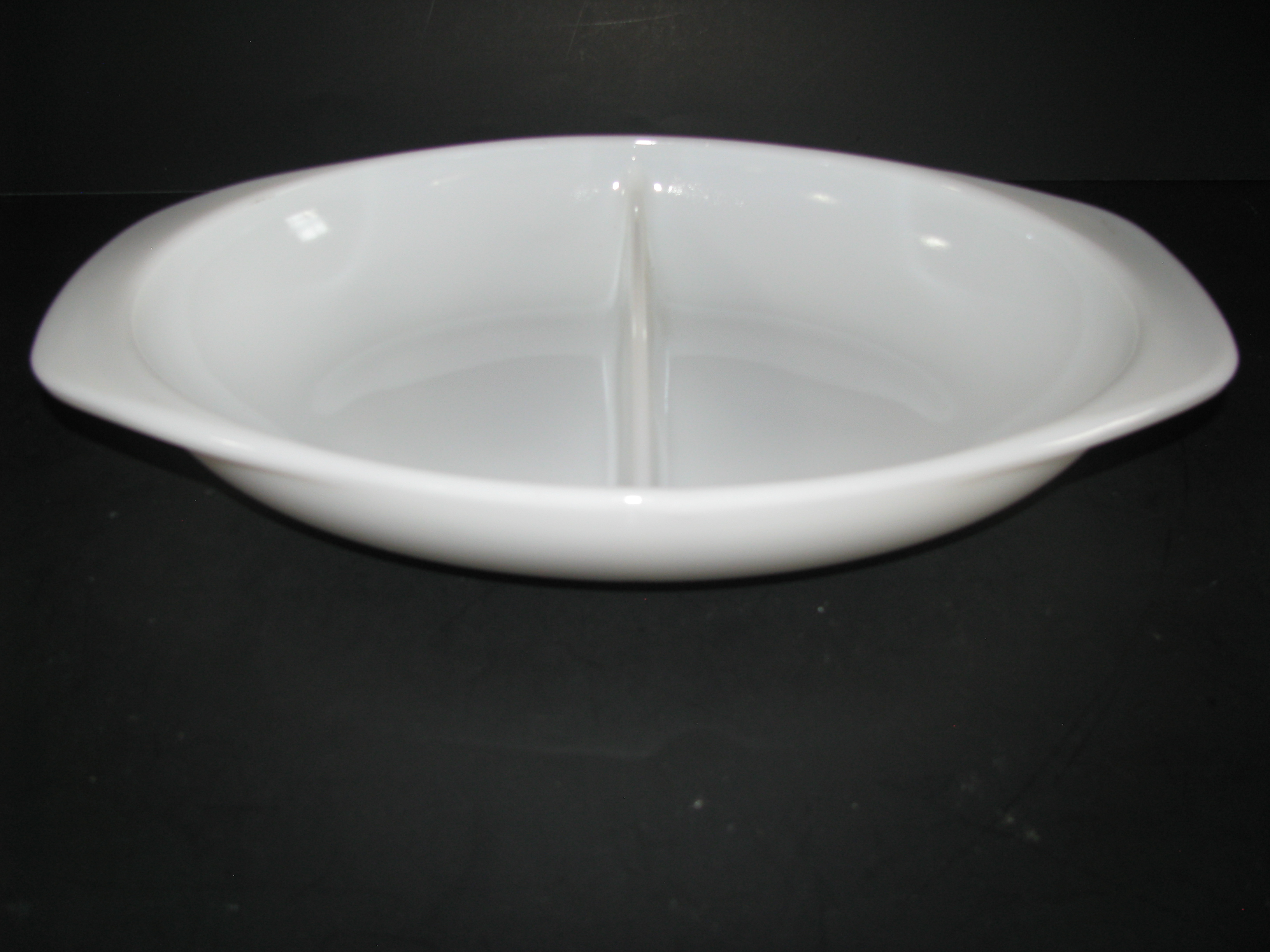 Vintage Pyrex 1063 1.5qt Opal White Divided Dish