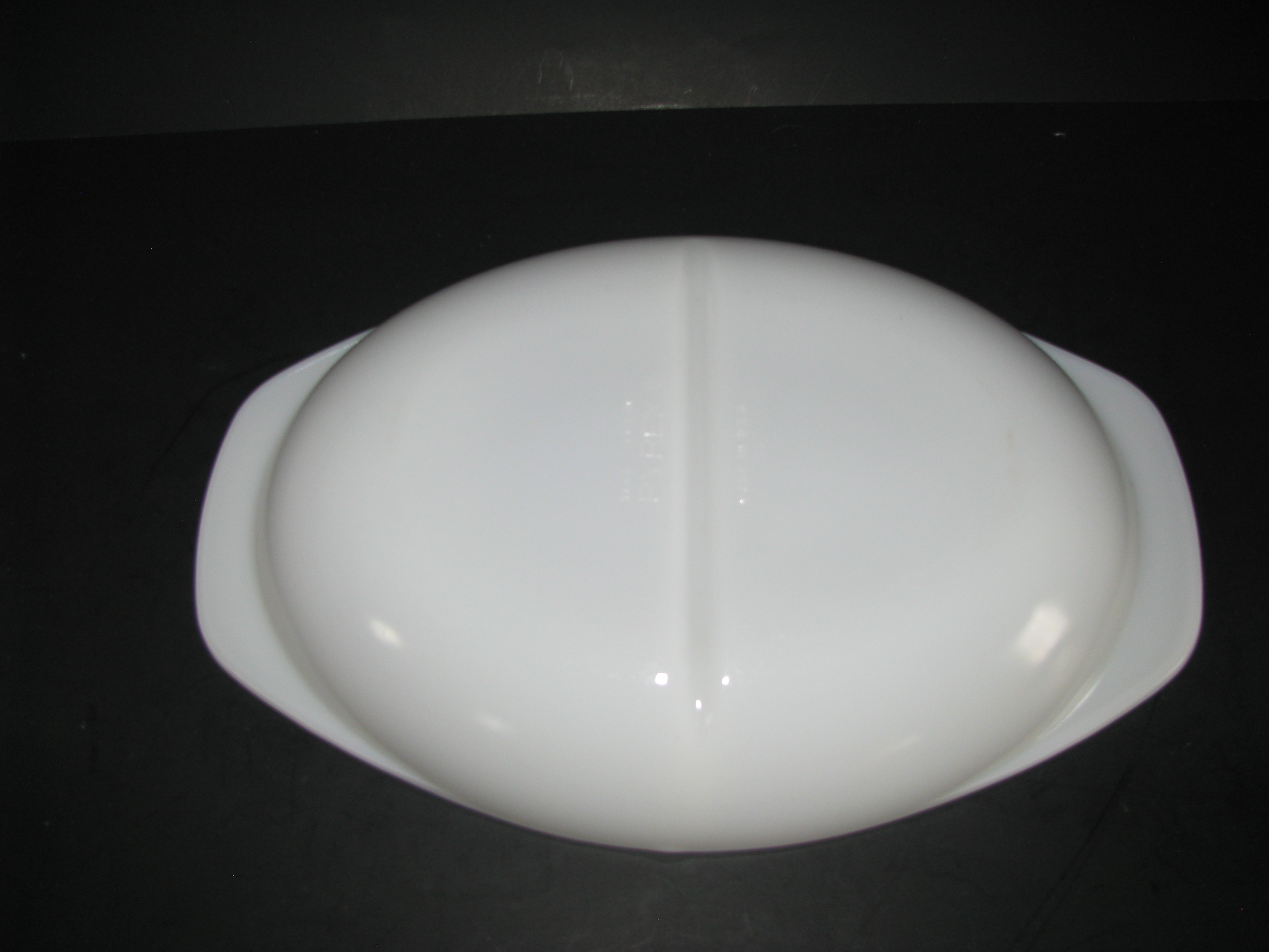 Vintage Pyrex 1063 1.5qt Opal White Divided Dish