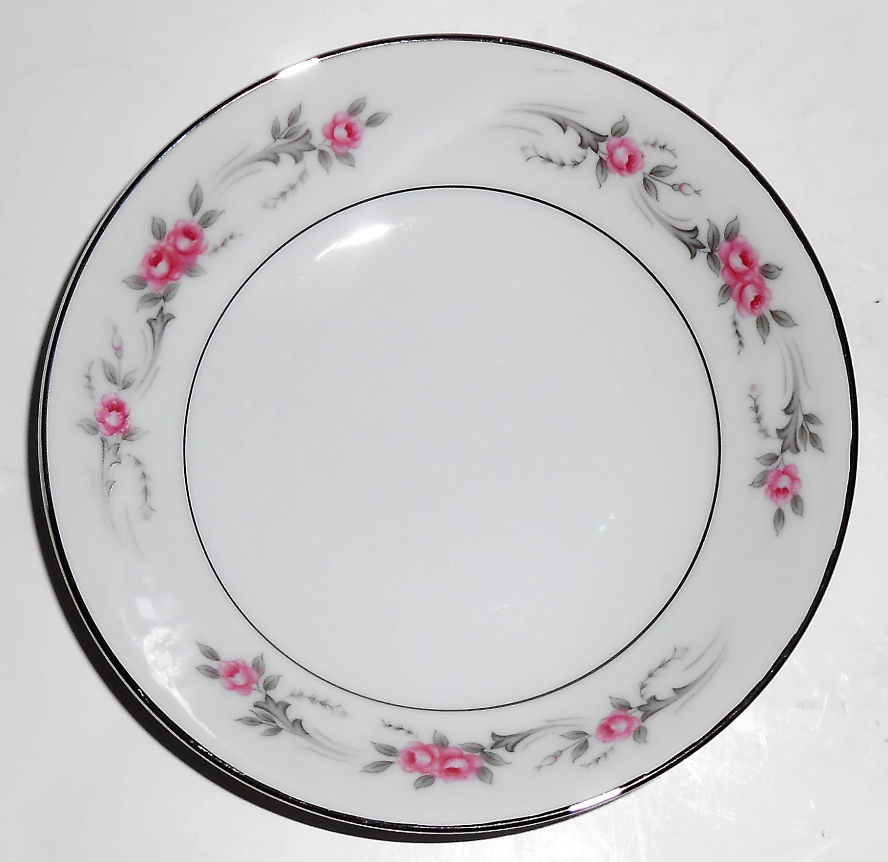 Diamond Porcelain China Japan Pageant Roses Fruit Bowl