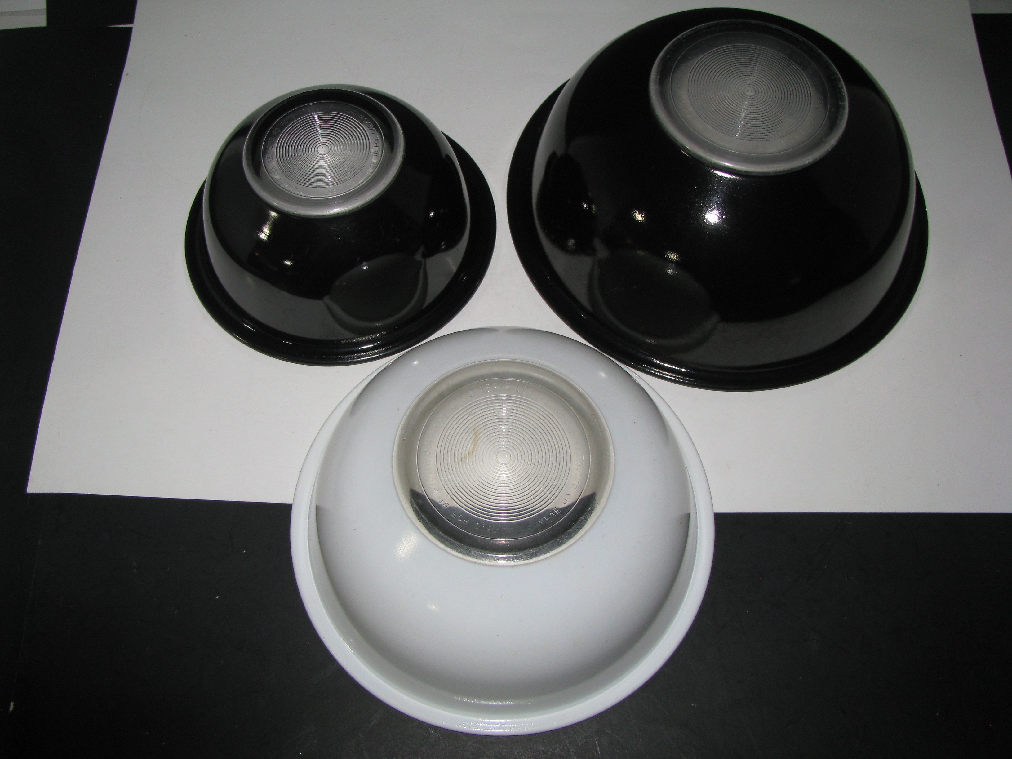 Vintage Pyrex Black and White Nesting Bowl Set
