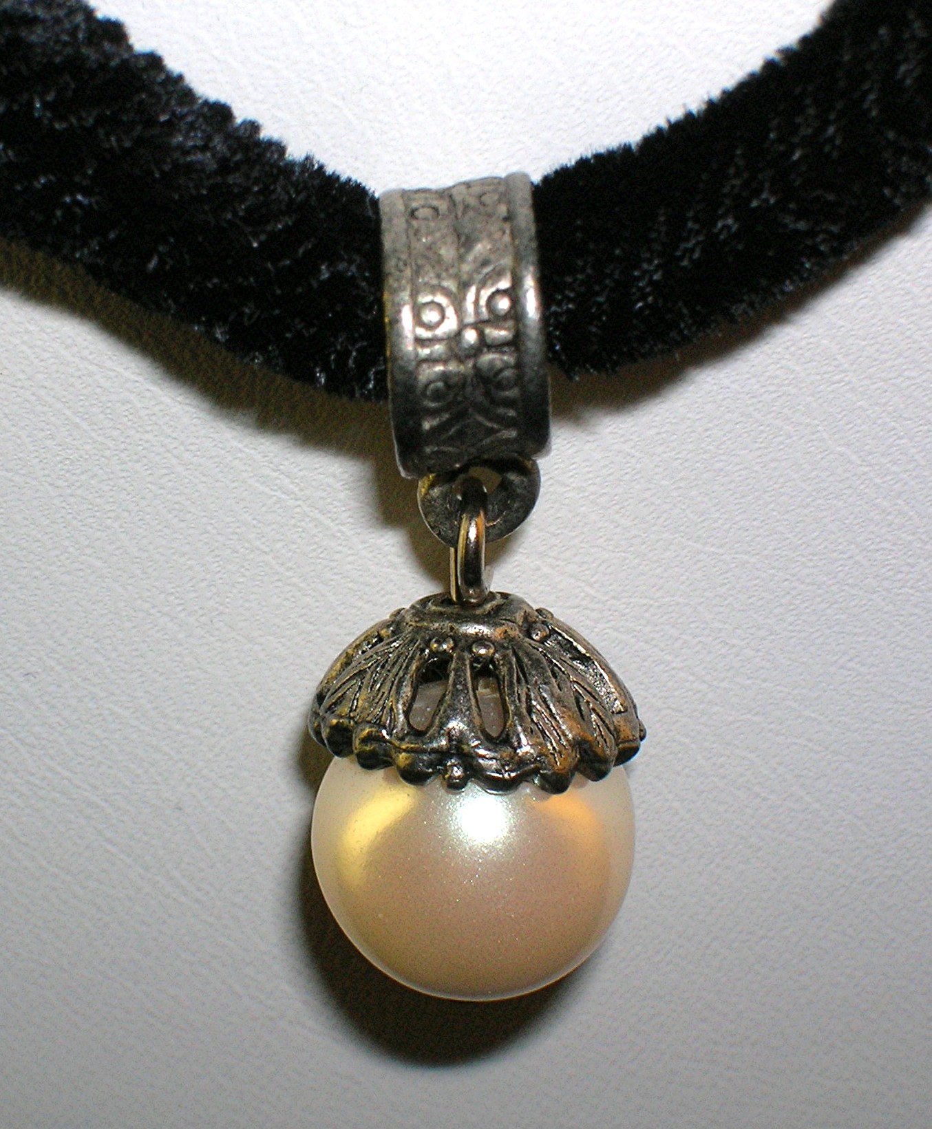 Black Velvet  Faux Pearl Silvertone Necklace