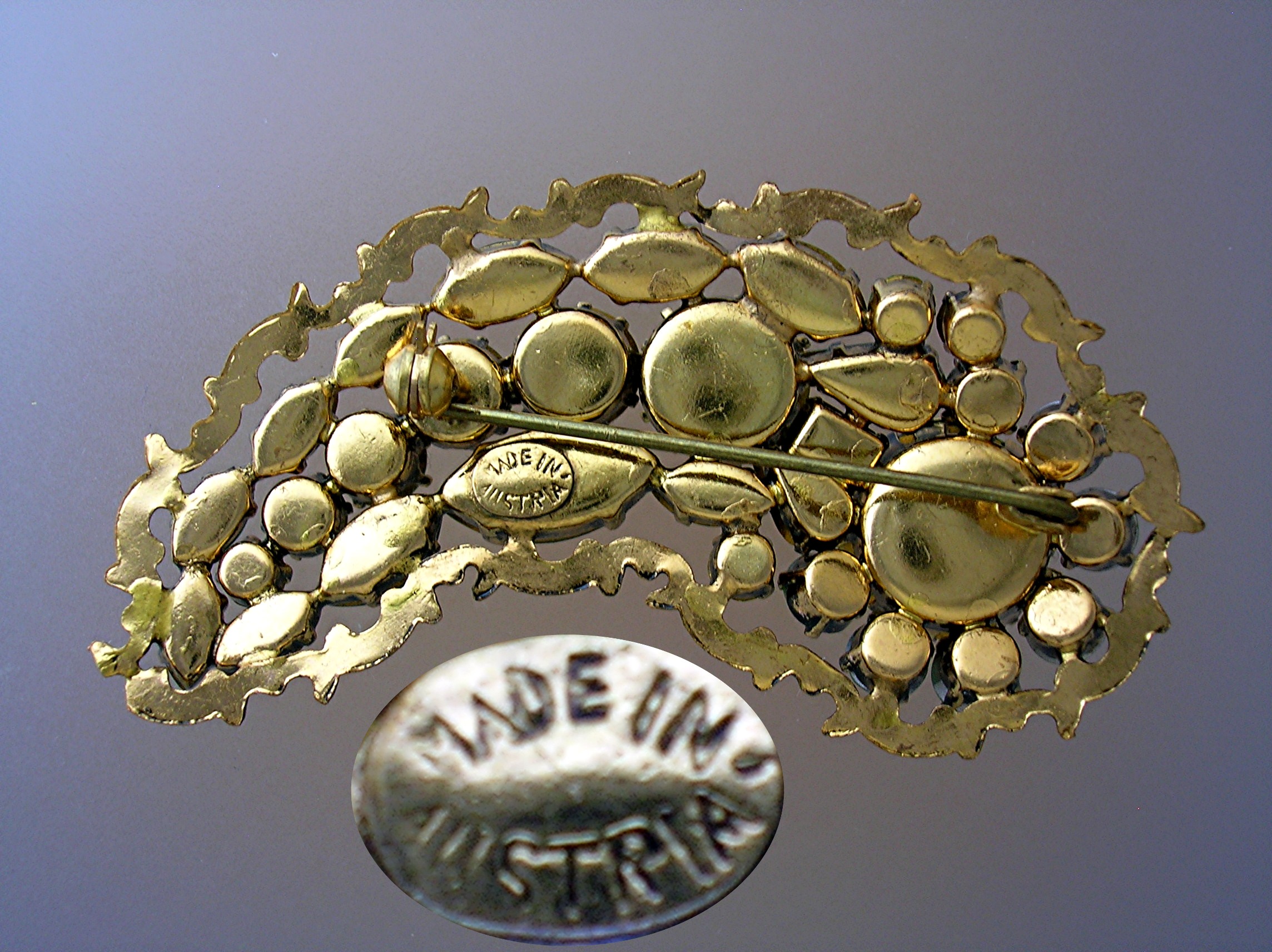 AUSTRIAN Crystal Brooch Green AUSTRIAN Crystal Brooch