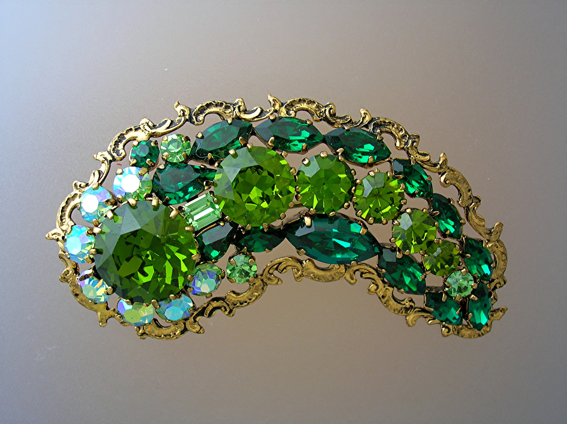 AUSTRIAN Crystal Brooch Green AUSTRIAN Crystal Brooch