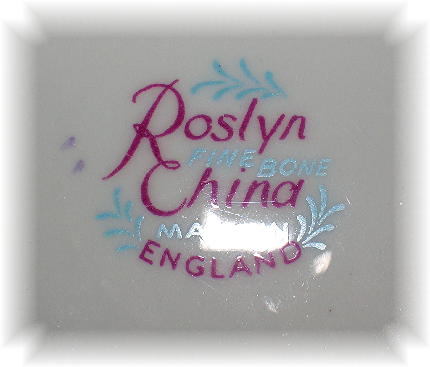 Roslyn Fine Bone China Plate Made In England.