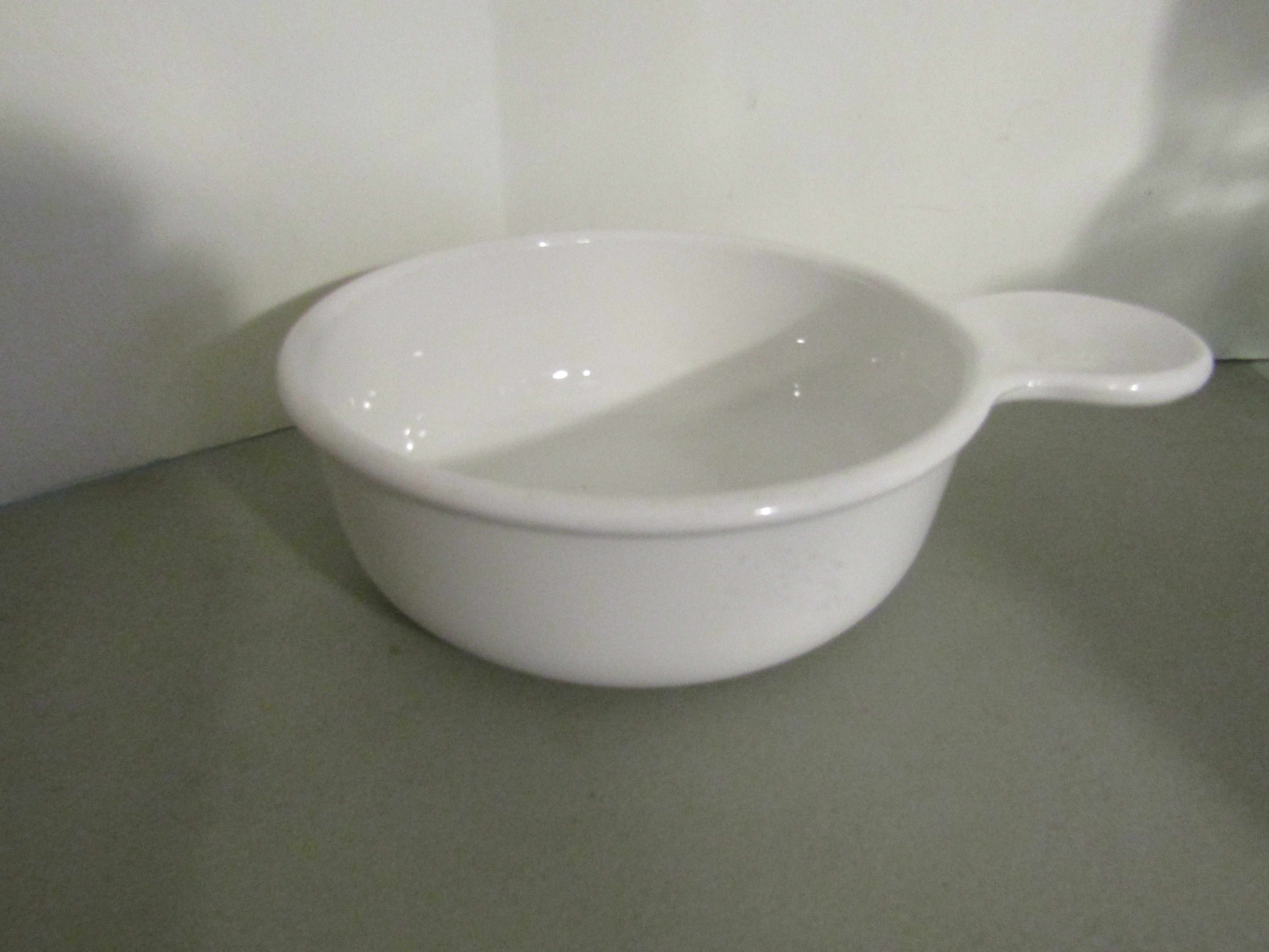 Corning Ware French White Handled Grab-It