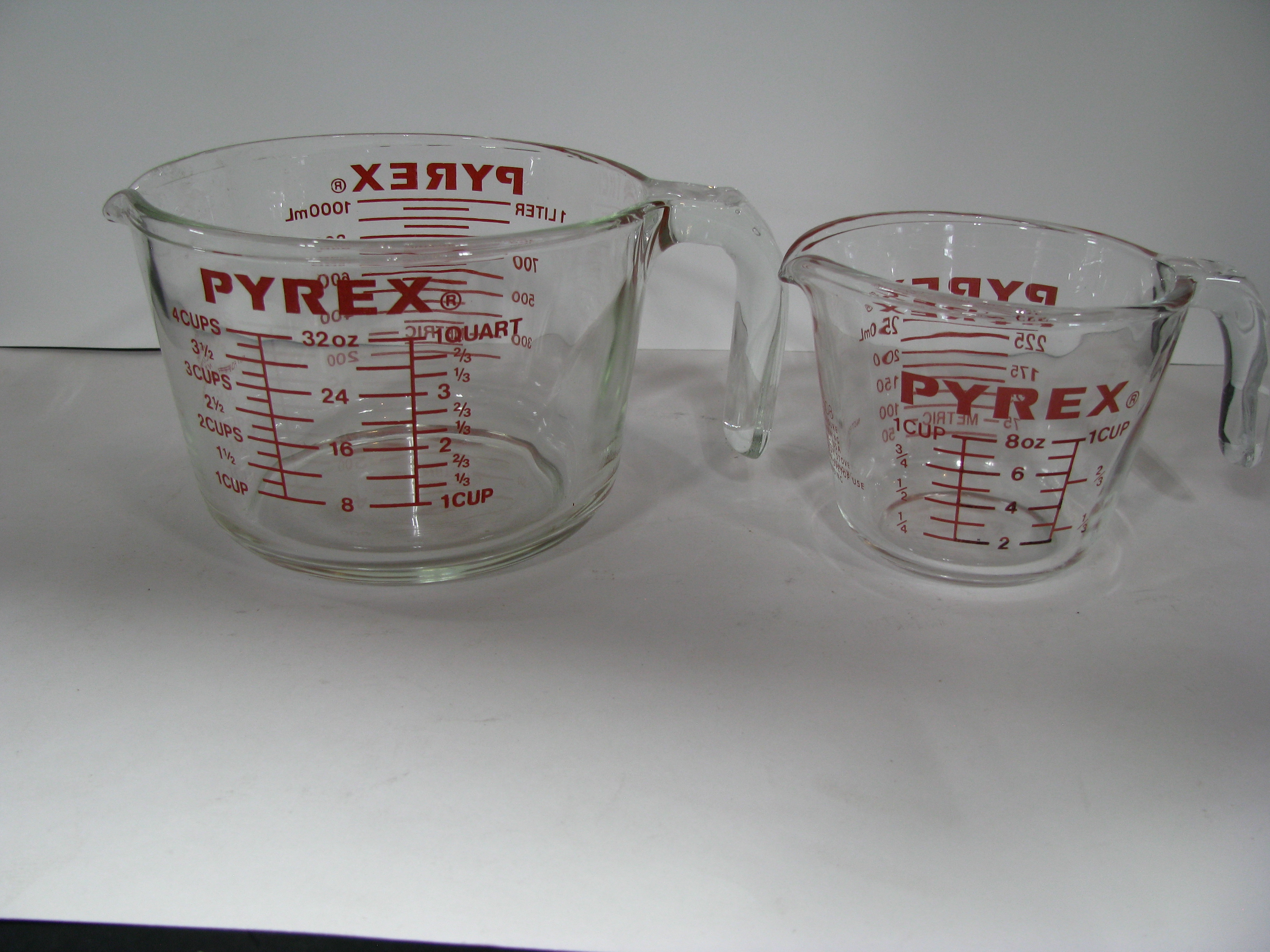 Pyrex Measuring Cup Set 4 Cup and 2 Cup