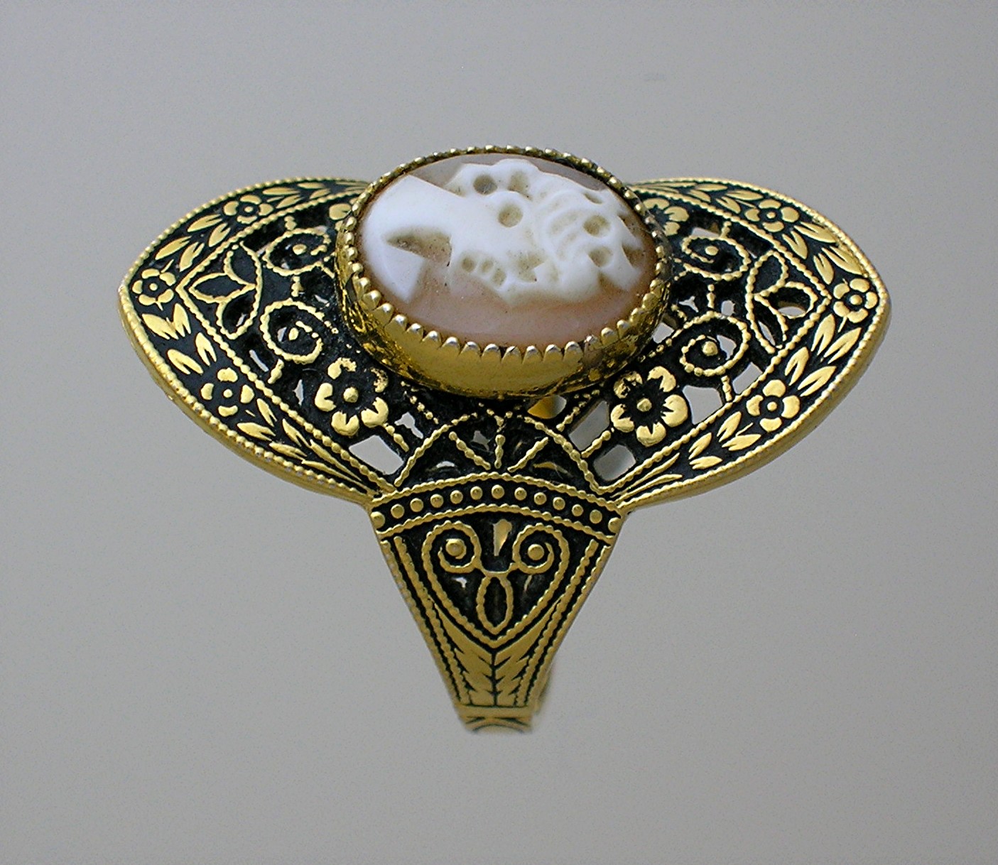 Filigree  Cameo Ring