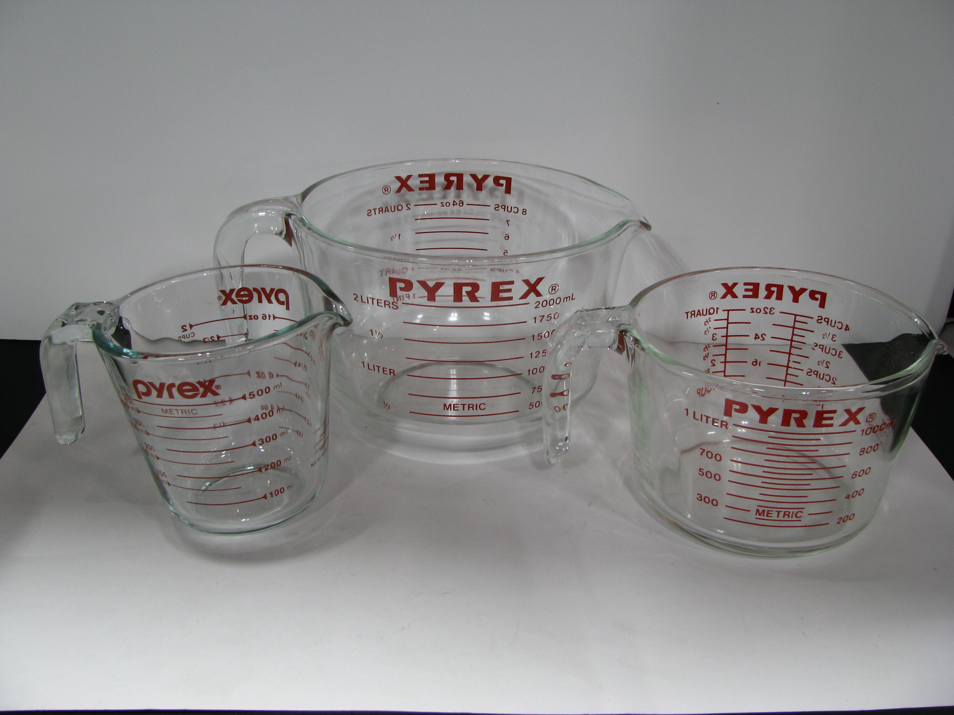 Pyrex Measuring Cup Set 8 Cup,4 Cup,2 Cup