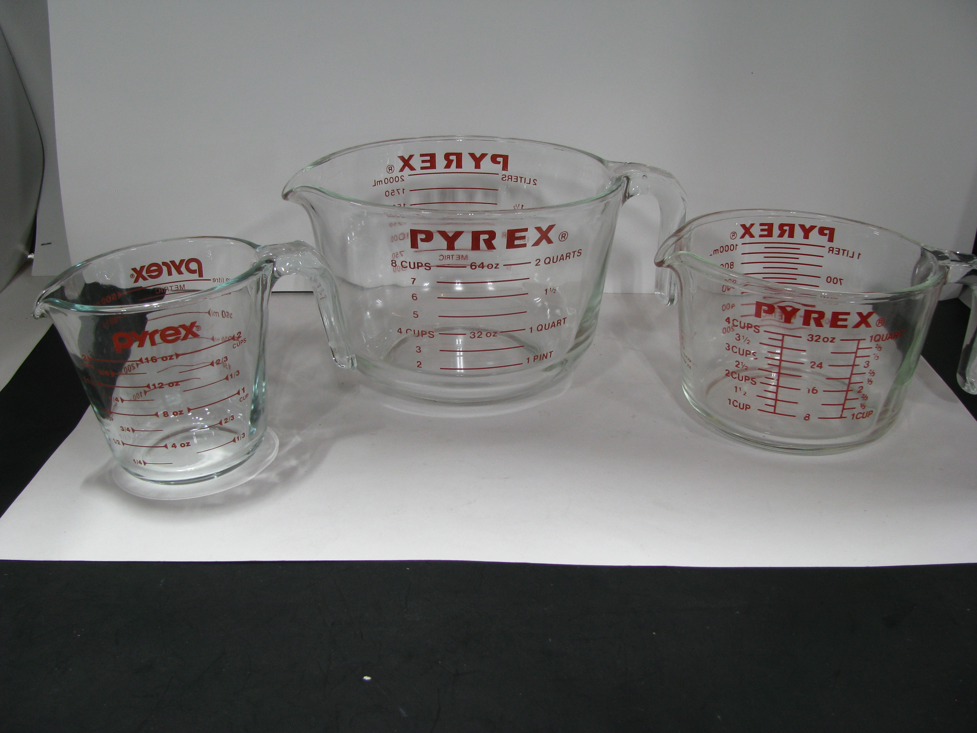 Pyrex Measuring Cup Set 8 Cup,4 Cup,2 Cup