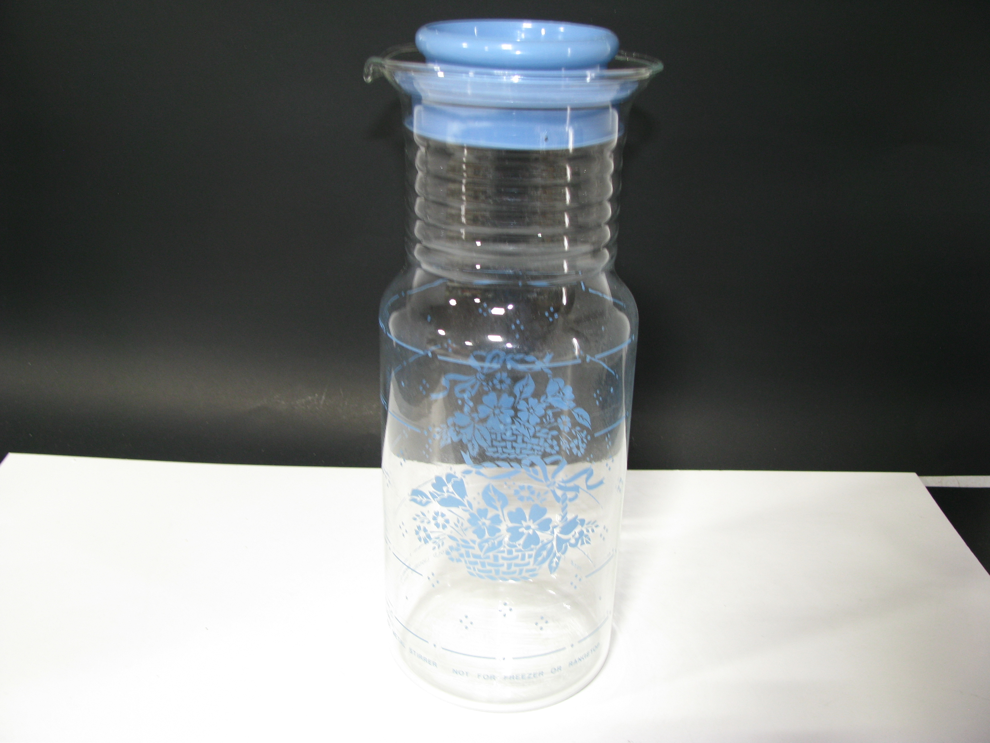 Vintage Pyrex Cornflower Carafe 40oz Juice Pitcher