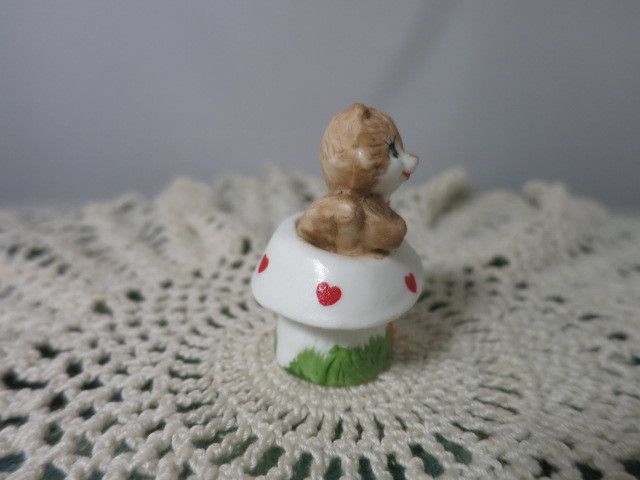 Vintage Enesco Bear and Baby Bear on Mushroom Figurine circa 1979